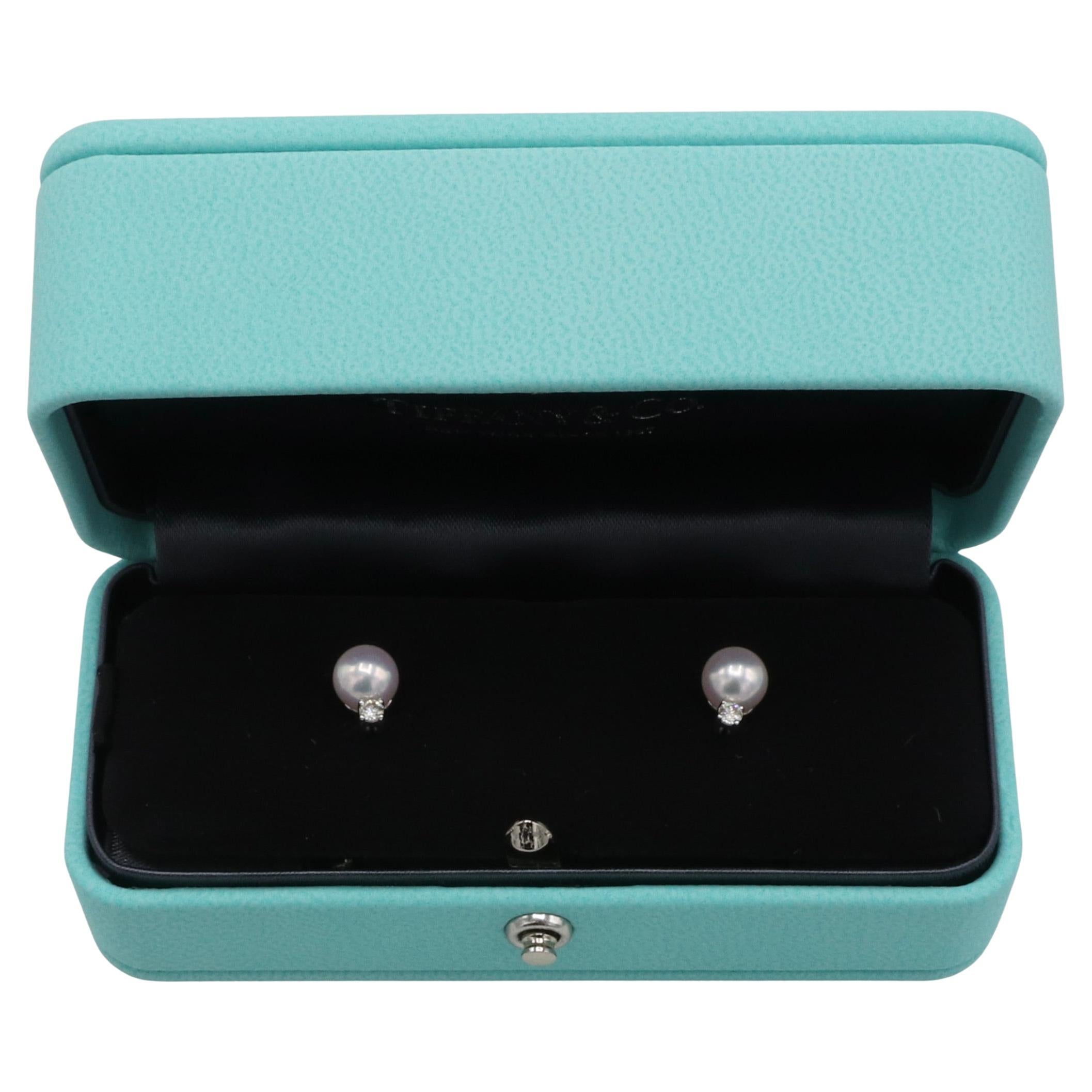 Tiffany & Co. Boucles d'oreilles Signature en perles de culture d'Akoya et diamants naturels en vente