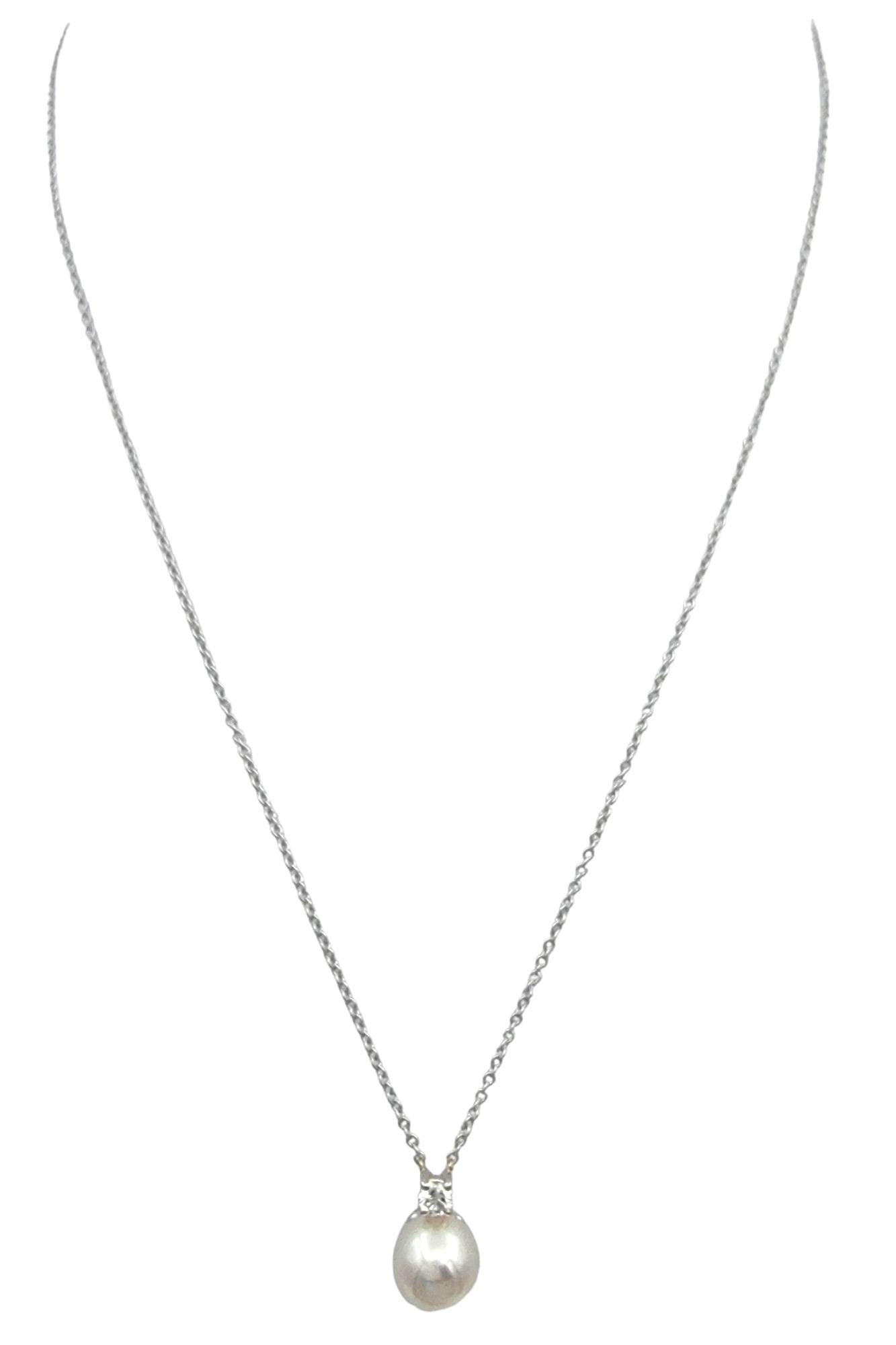Contemporary Tiffany & Co. Signature Pearl and Diamond Pendant Necklace Set in 18 Karat Gold