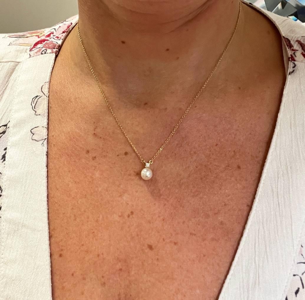 Tiffany & Co. Signature Pearl & Natural Diamond Pendant Drop Necklace 18K Gold In Excellent Condition In  Baltimore, MD