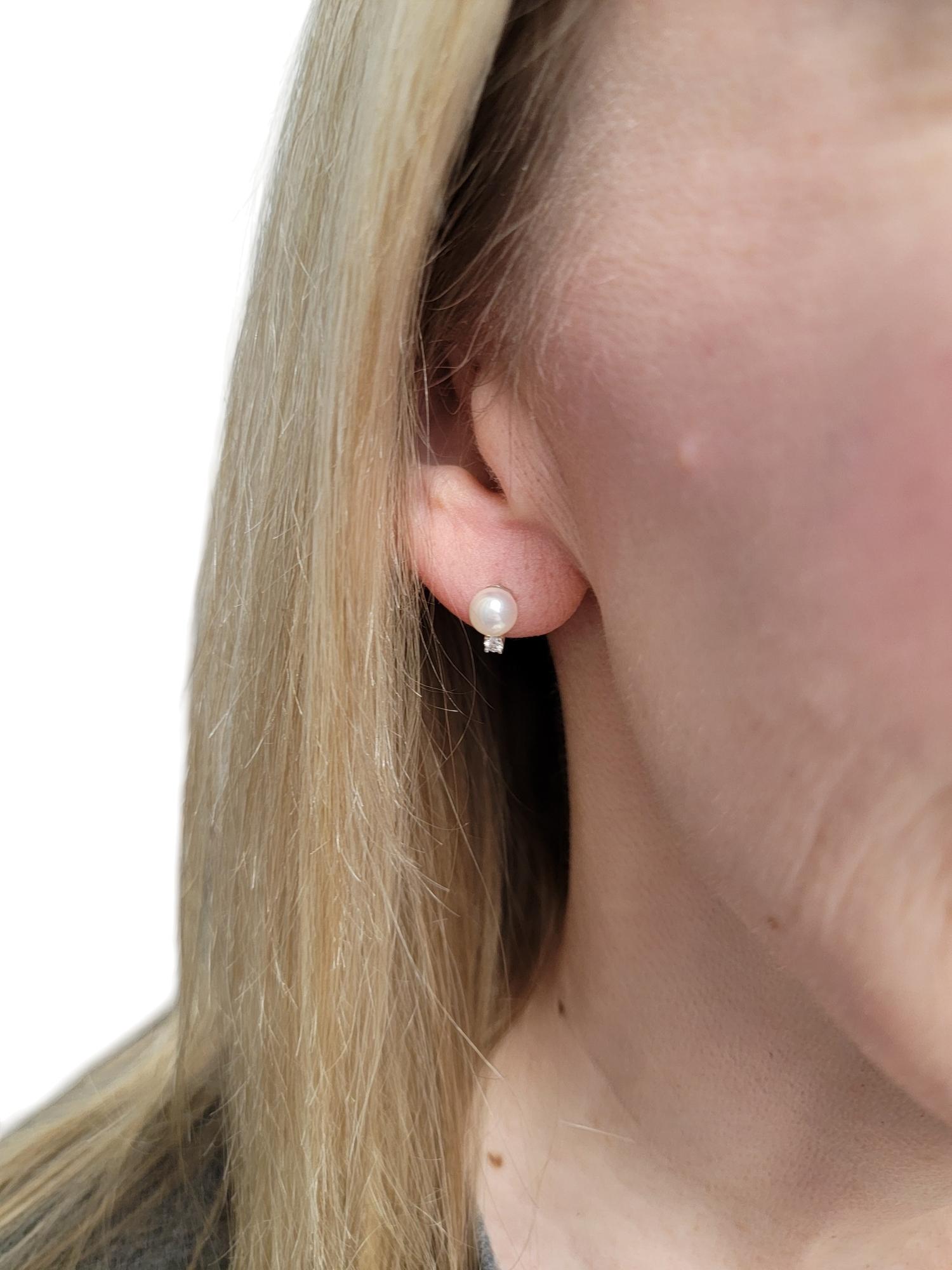 Tiffany & Co. Signature Pearl Stud Earrings with Diamonds in 18 Karat White Gold For Sale 5