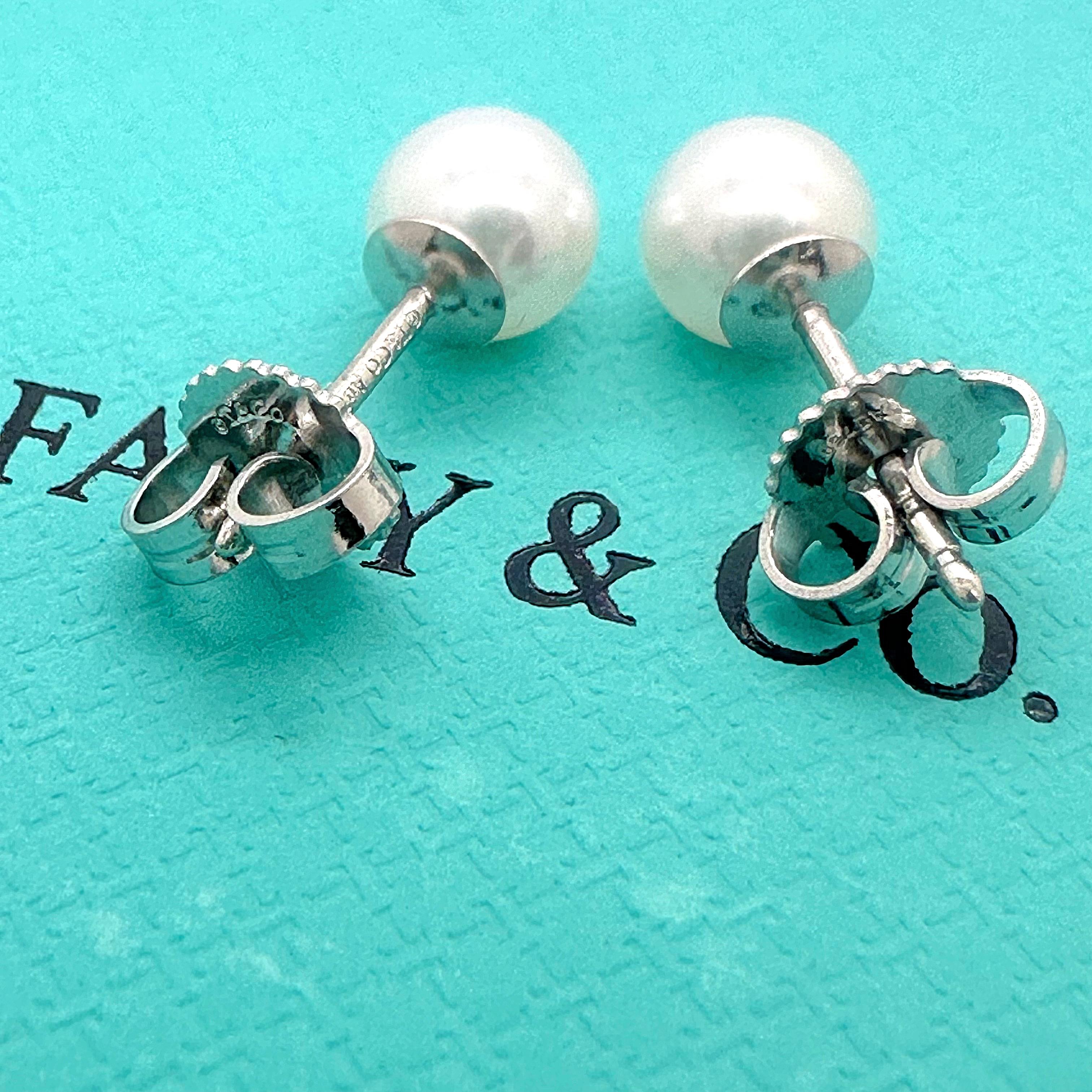 Tiffany & Co. Signature Pearls Stud Earrings in 18k White Gold 7