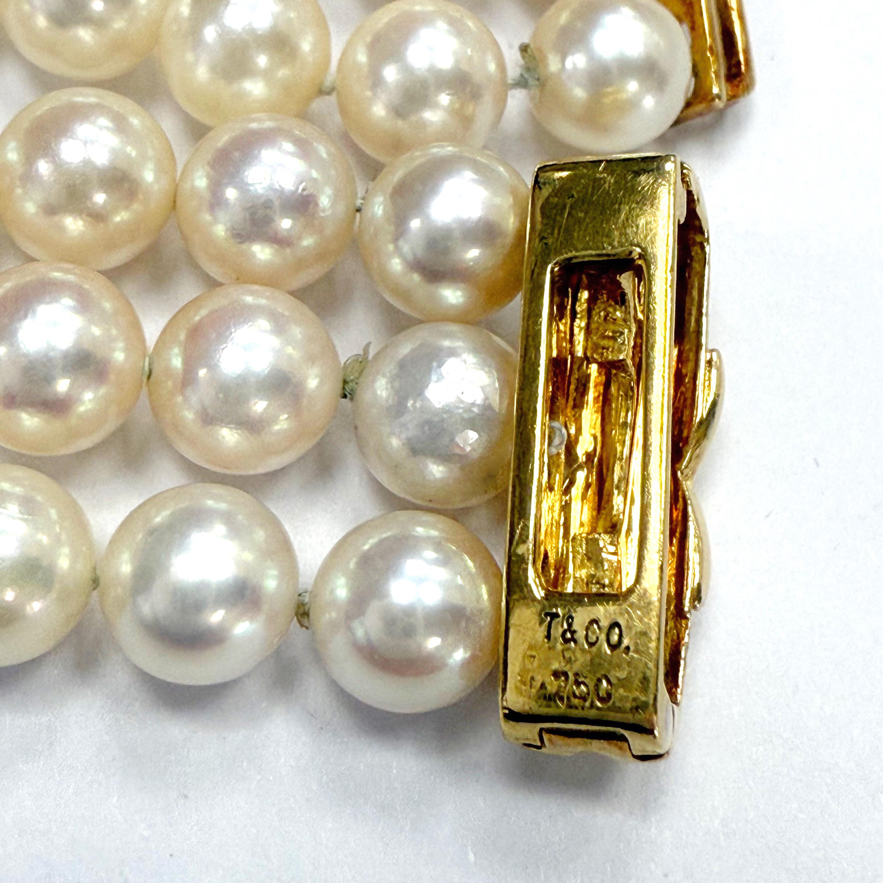 Donna Tiffany & Co. Bracciale a tre fili con perle Akoya Signature X in oro giallo 18 carati in vendita