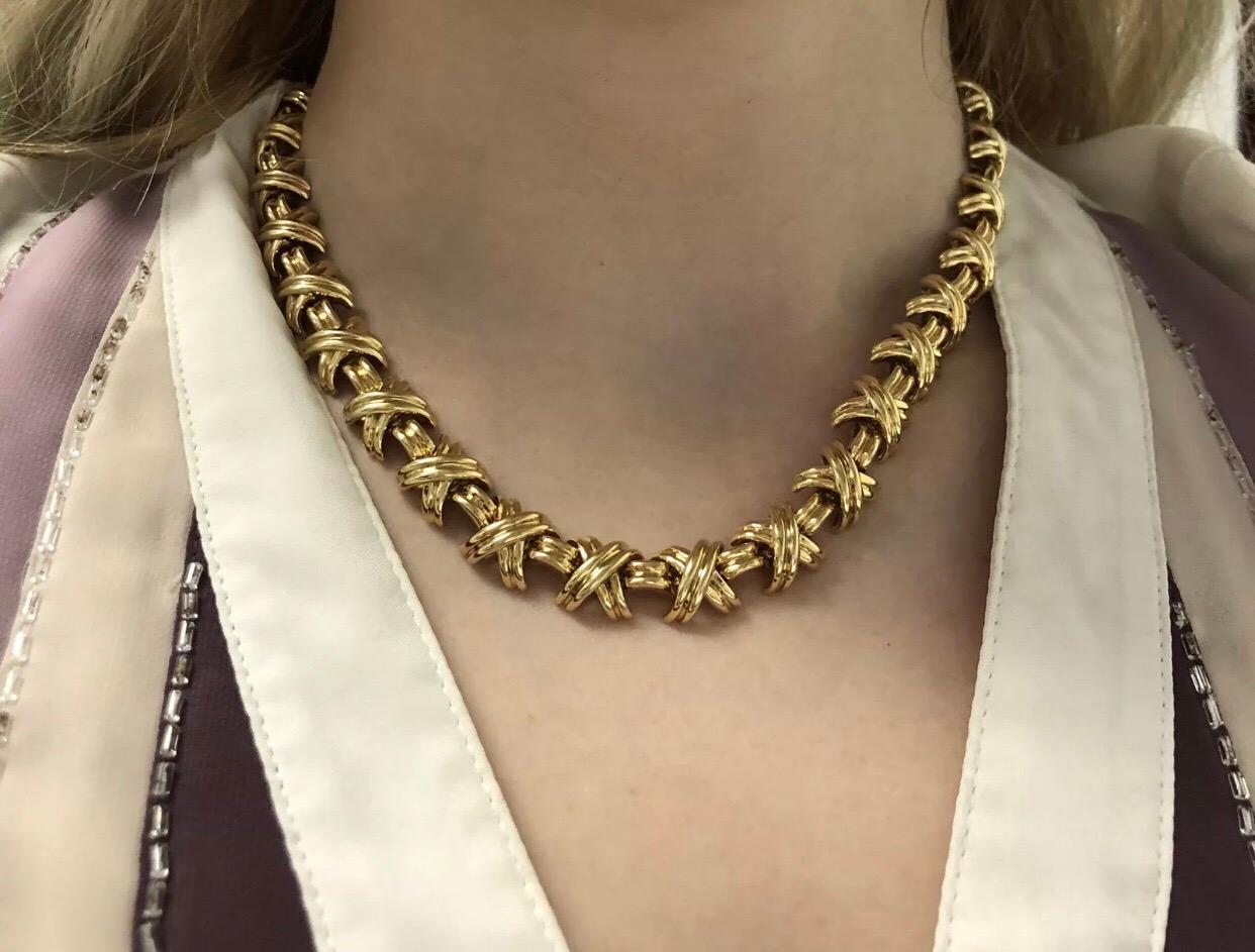 Tiffany & Co. Signatur X Design-Halskette, 18 Karat Gelbgold Damen