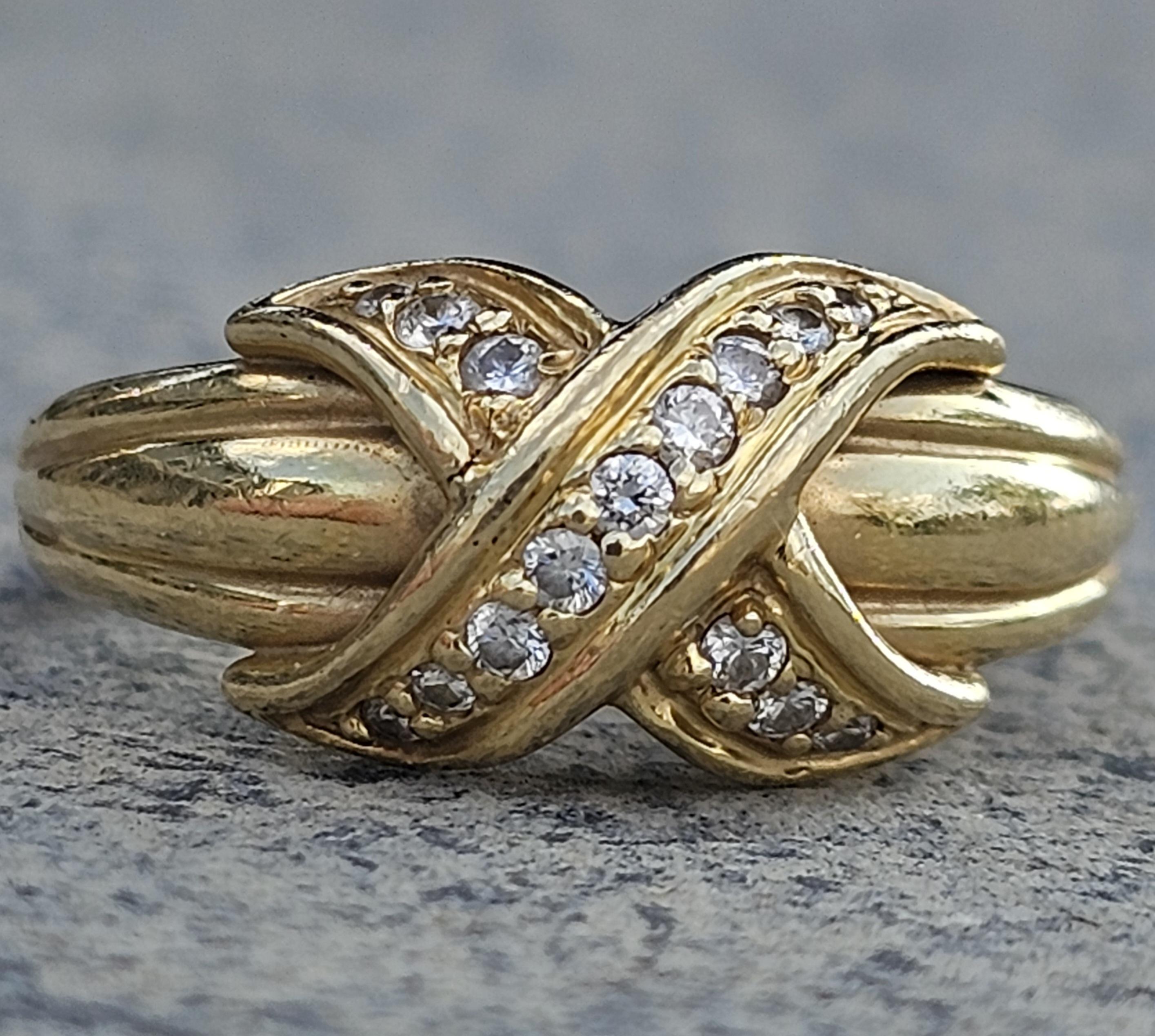 Round Cut Tiffany & Co. Signature X Diamond Ring Band 18k Yellow Gold sz 6.5 1990 vintage For Sale