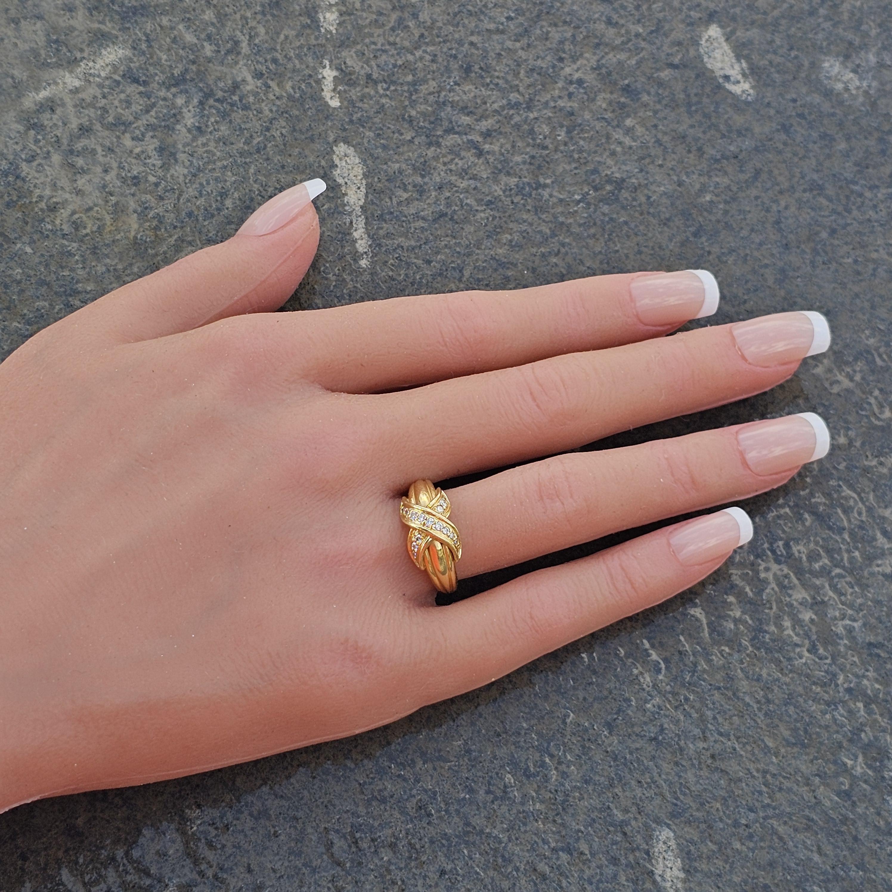 Tiffany & Co. Signature X Diamond Ring Band 18k Yellow Gold sz 6.5 1990 vintage For Sale 1