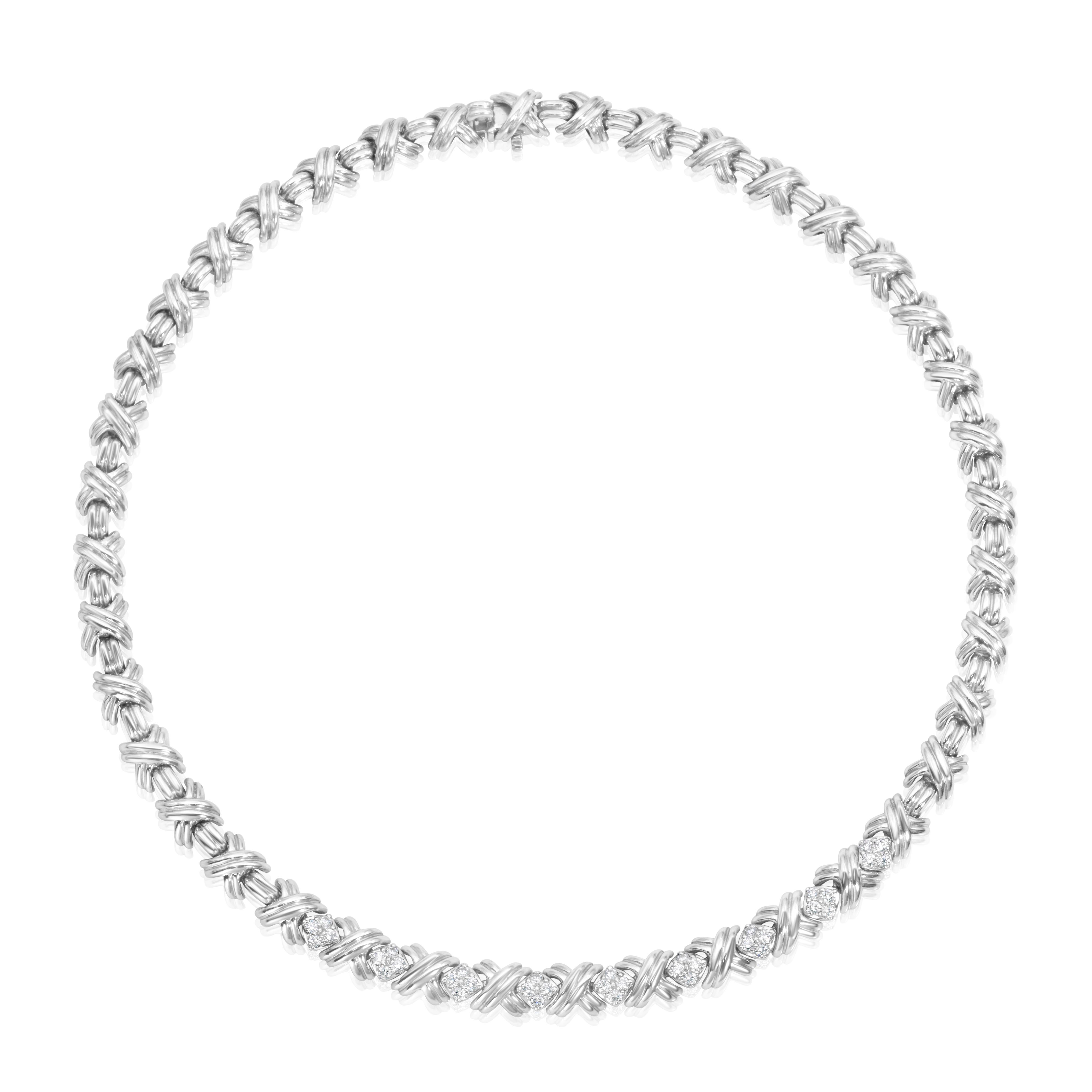 Moderno Tiffany & Co. Collana Signature X in oro bianco in vendita