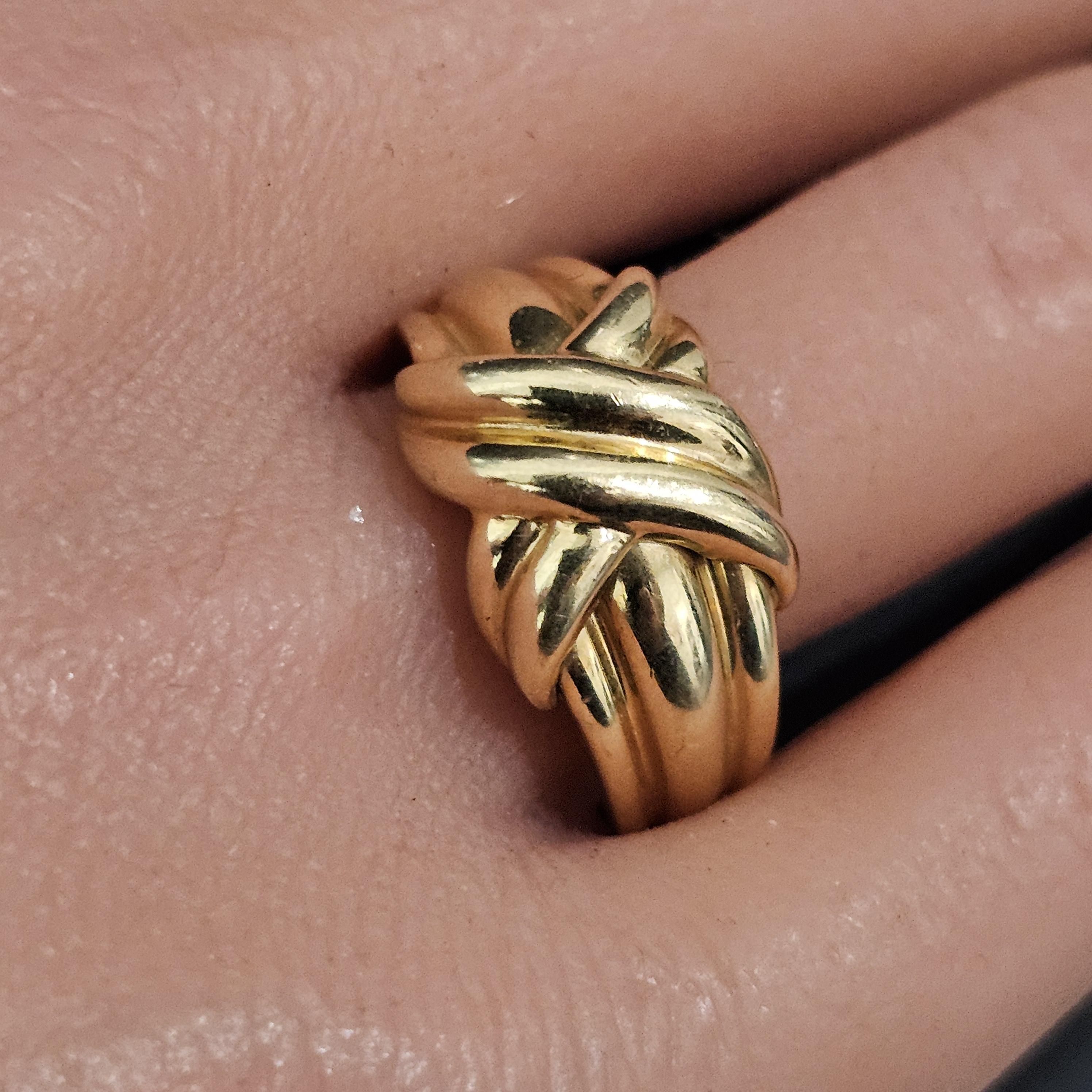 Tiffany & Co. Bague caractéristique en or jaune 18 carats 1990, taille 8,75 12 mm Pour femmes en vente