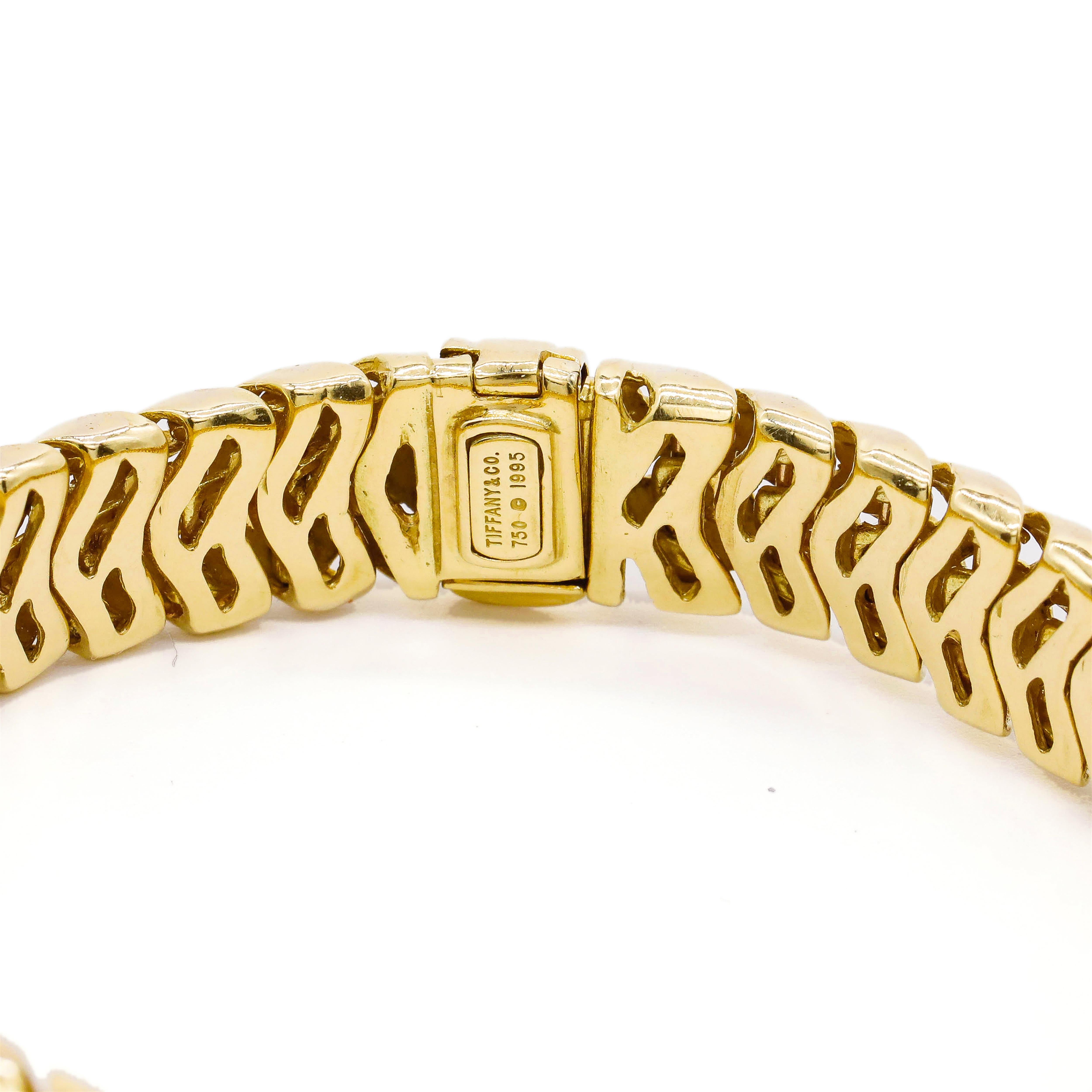 Tiffany & Co signed 18 karat Yellow Gold Woven Design Bracelet

Timeless classic woven design Tiffany bracelet that is easy to wear soft and fluid for every day use.
Tiffany and Co woven design Bracelet 18k gold woven design bracelet signed Tiffany