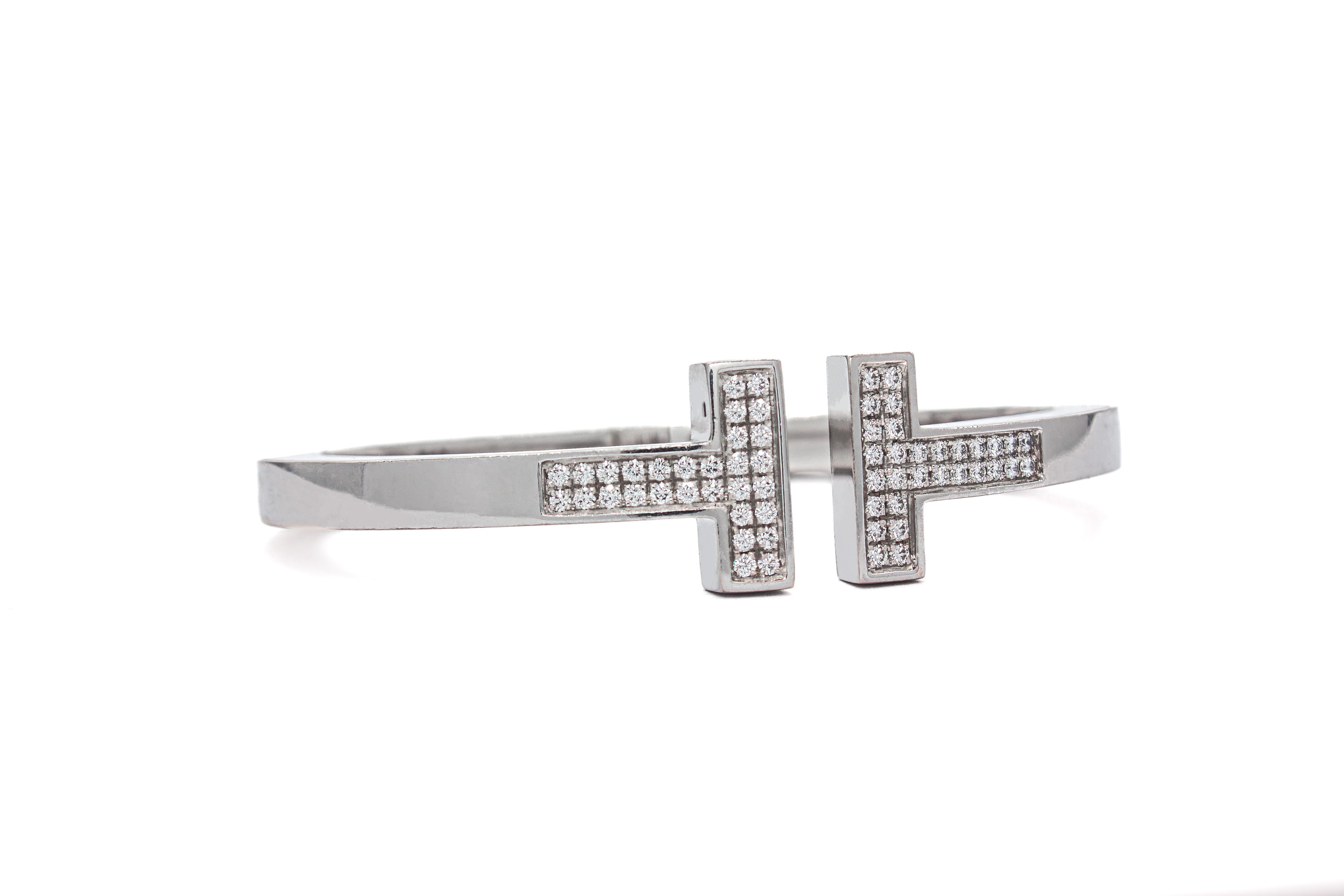 Tiffany & Co. Signiert 18K Weißgold Pave Diamant T-Armband (Zeitgenössisch) im Angebot