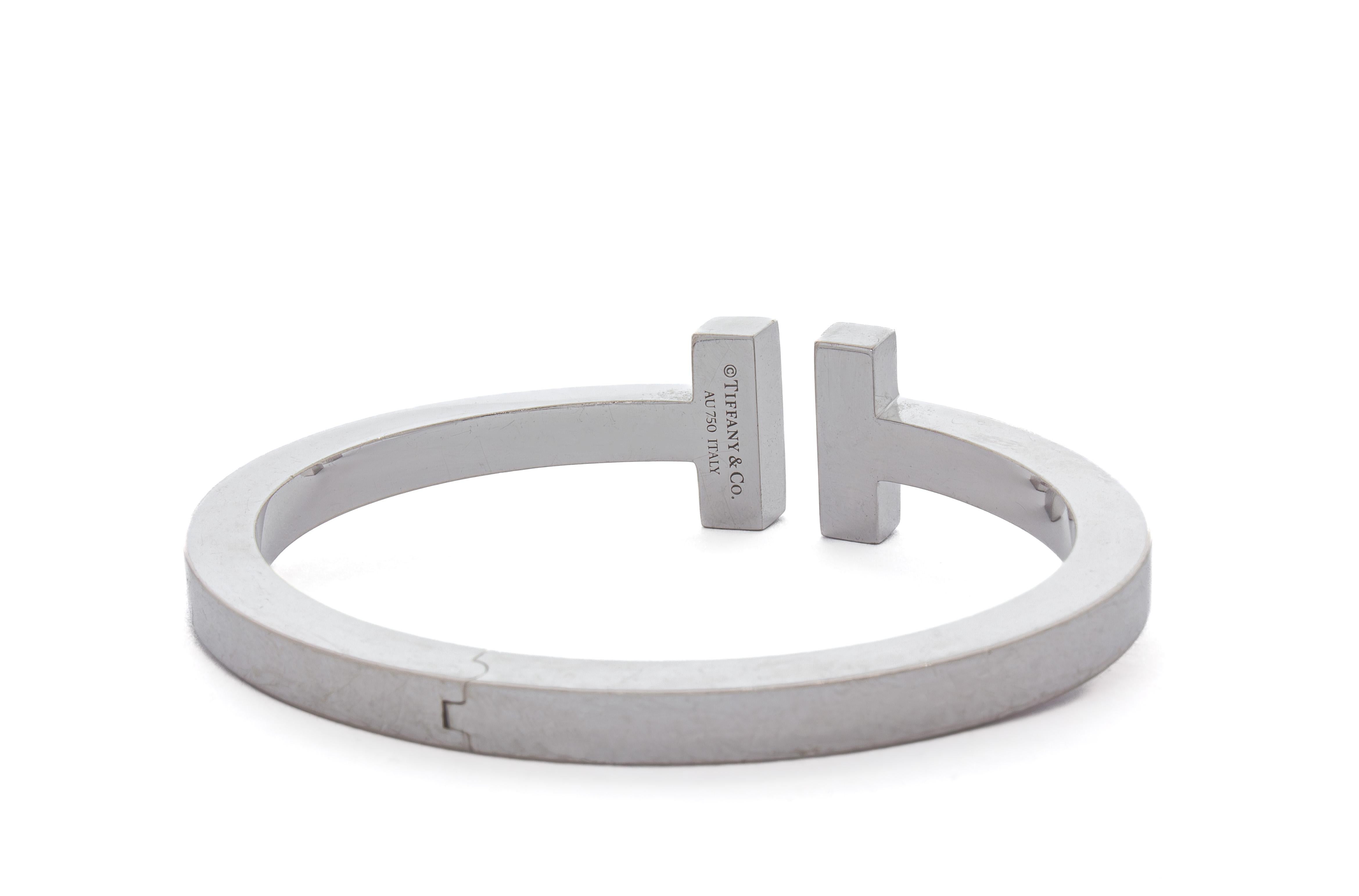 Tiffany & Co. Signiert 18K Weißgold Pave Diamant T-Armband (Rundschliff) im Angebot