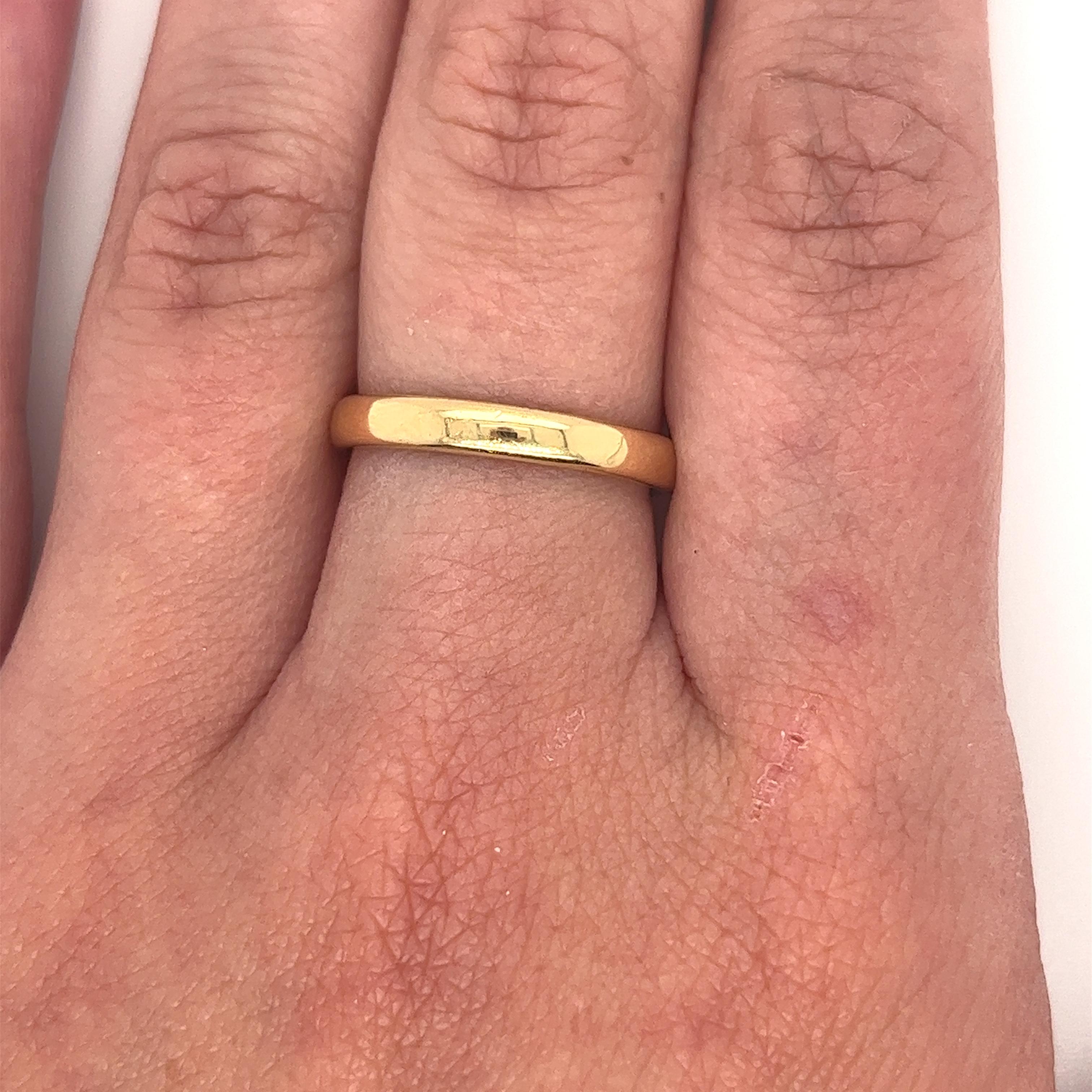 Women's Tiffany & Co. Signed 18k Yellow Gold Wedding Ring Band For Sale