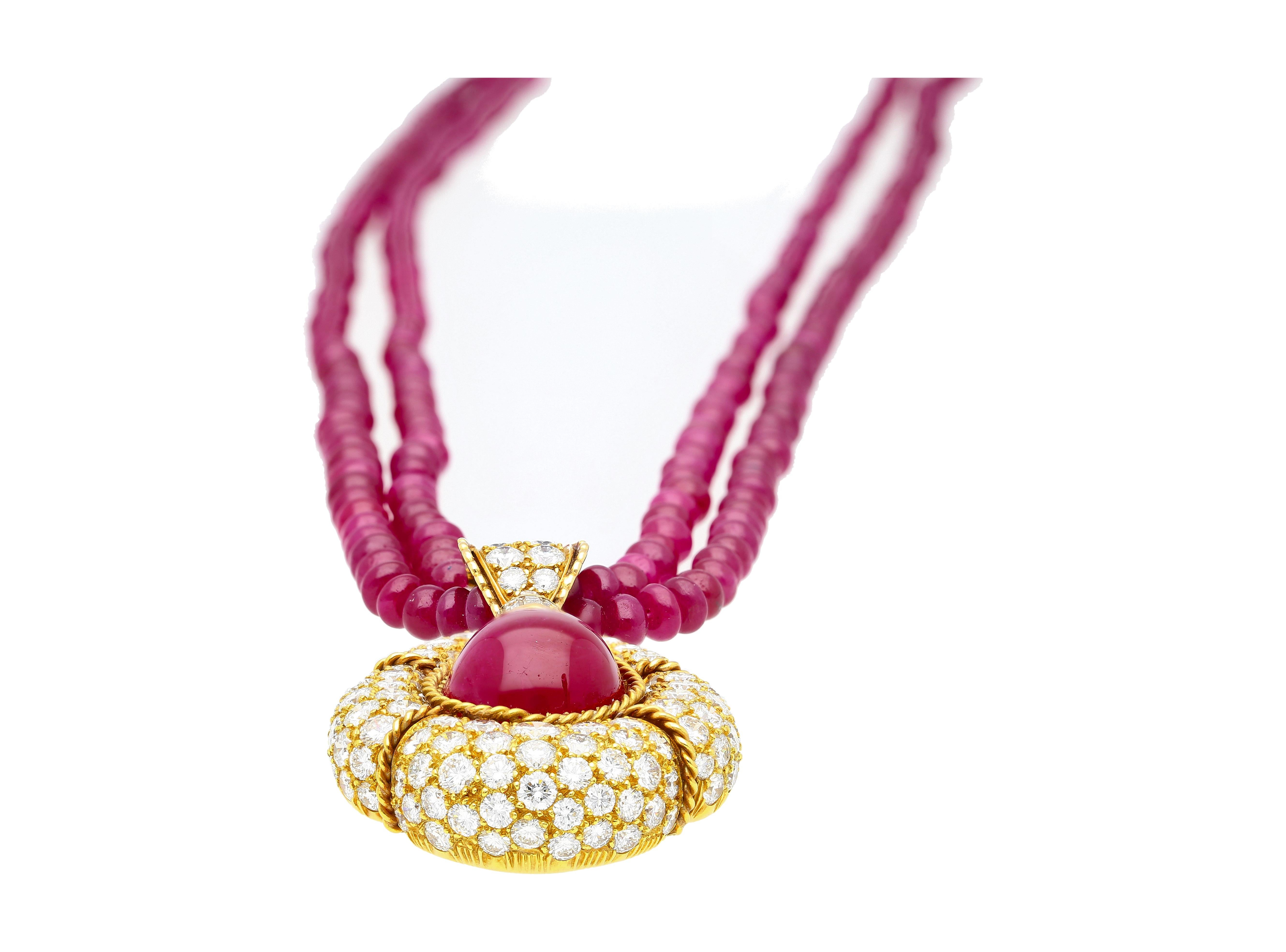 Tiffany & Co. Signed 22.41 Carat No Heat Cabochon Ruby and Ruby Bead Necklace In New Condition For Sale In Miami, FL