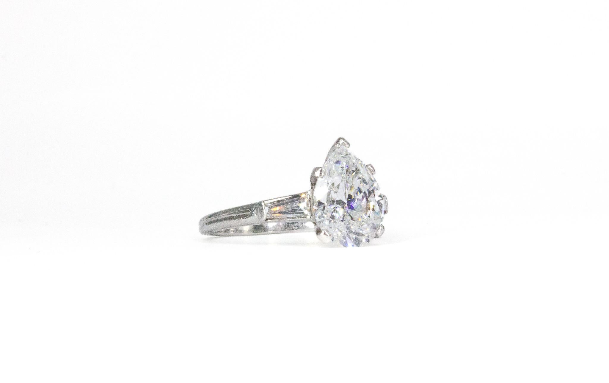 Tiffany & Co. Signed 2.58 Carat GIA F VS2 Pear Shaped Diamond Engagement Ring For Sale 3