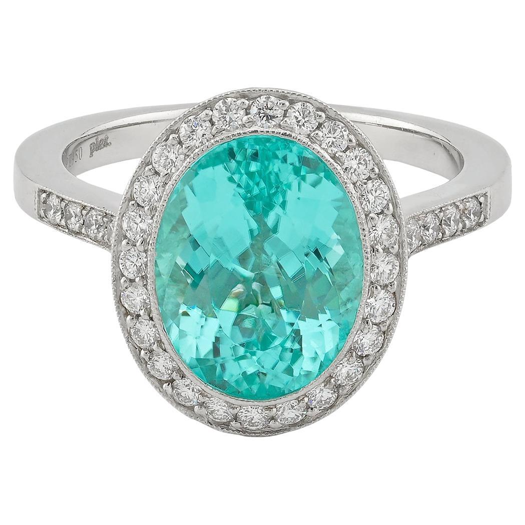 Tiffany
Co. Bague signée de 4,36 carats de tourmaline Paraiba avec diamant