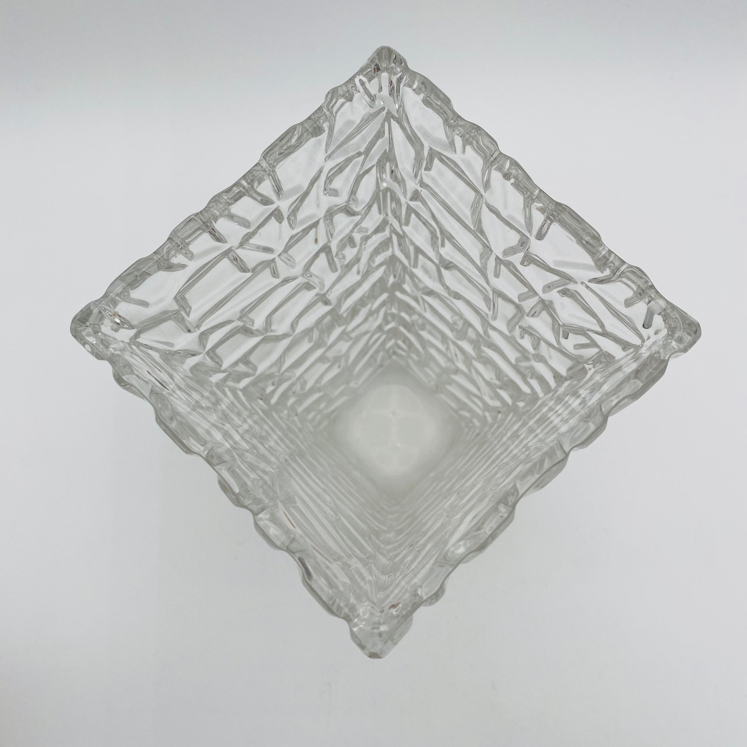Tiffany & Co Signed Crystal Vase In Good Condition For Sale In San Juan Capistrano, CA