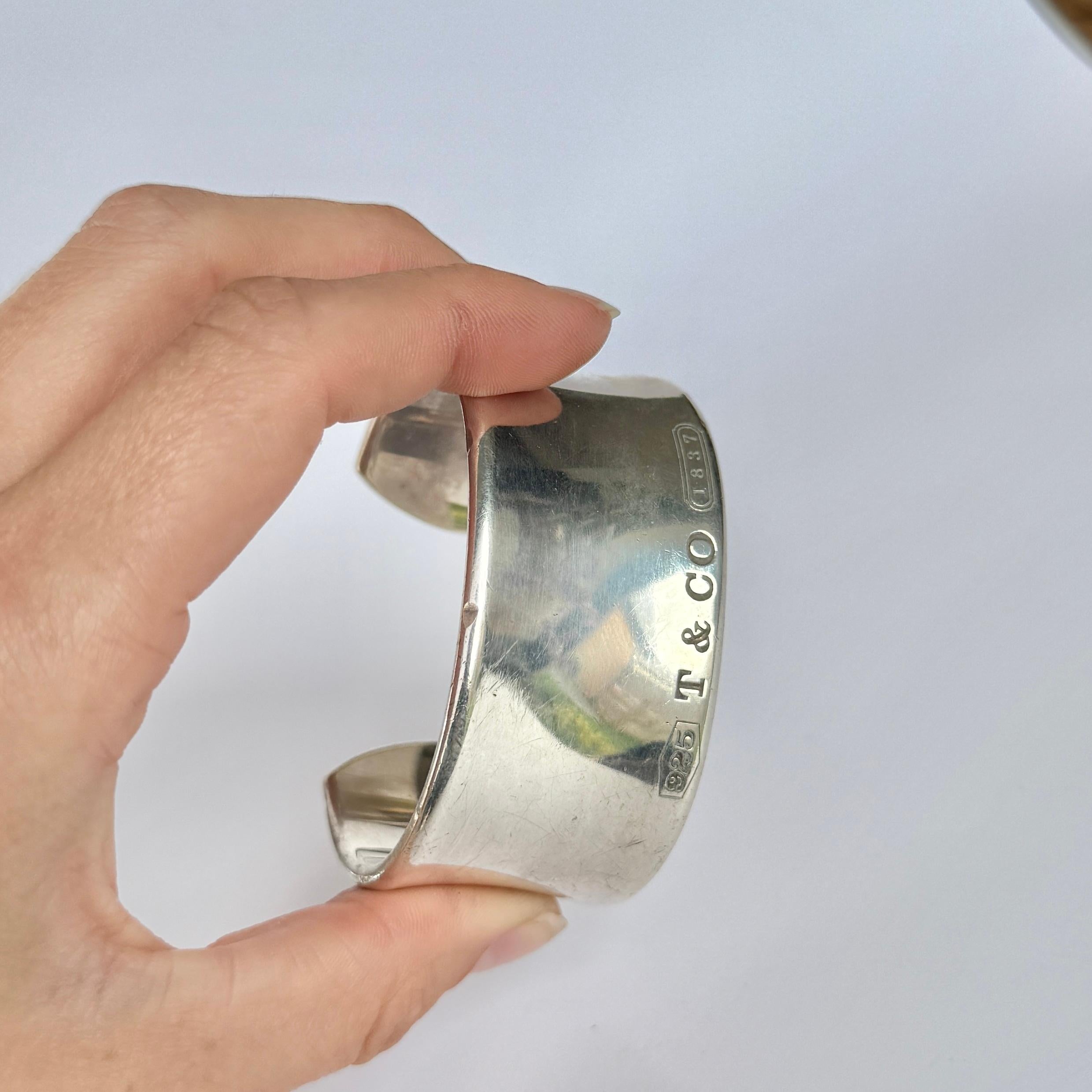 Moderne Tiffany & Co. Bracelet en argent signé en vente