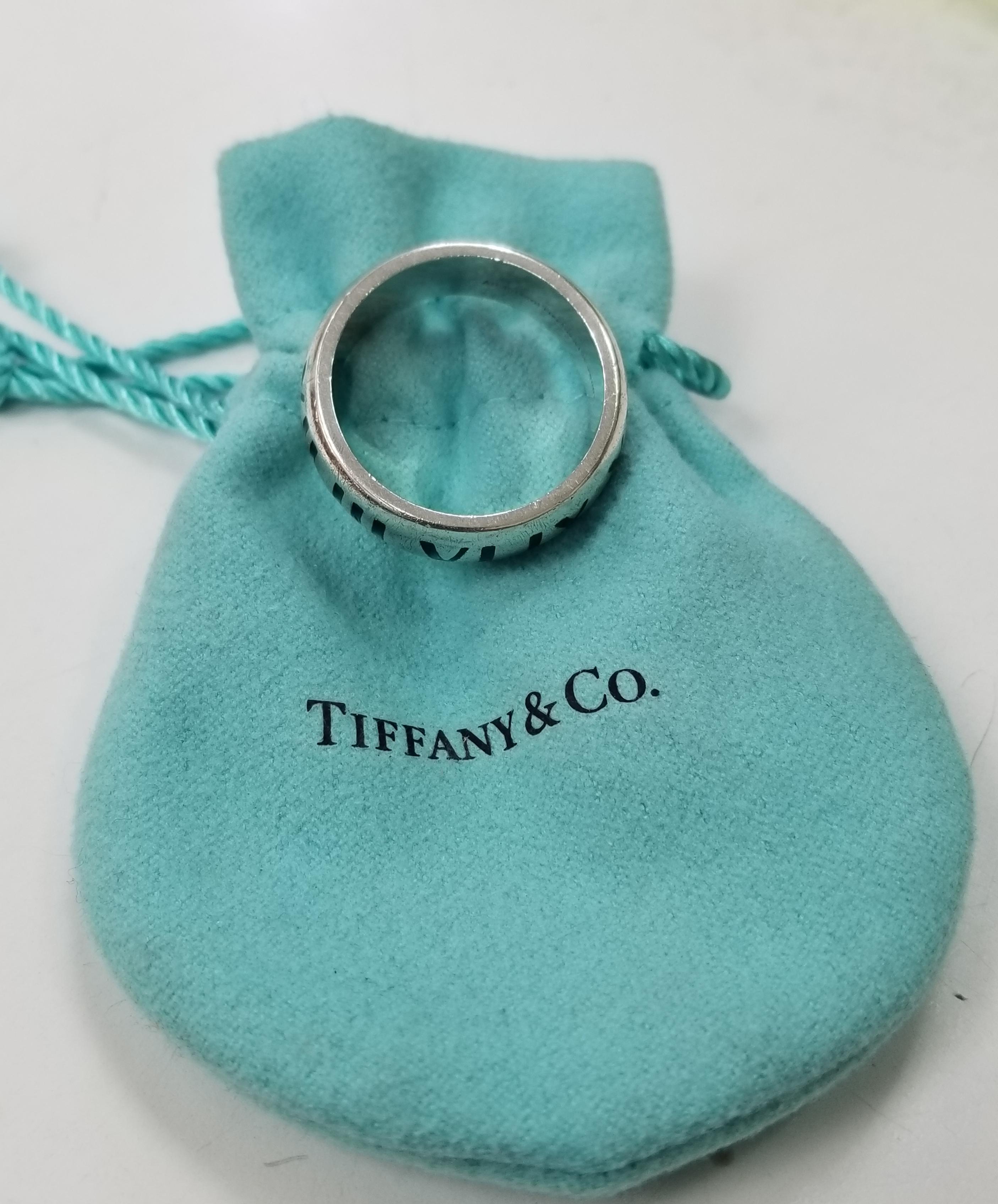 Tiffany & Co. Silver Black Enamel Ring Band Pouch Included In Good Condition In Los Angeles, CA