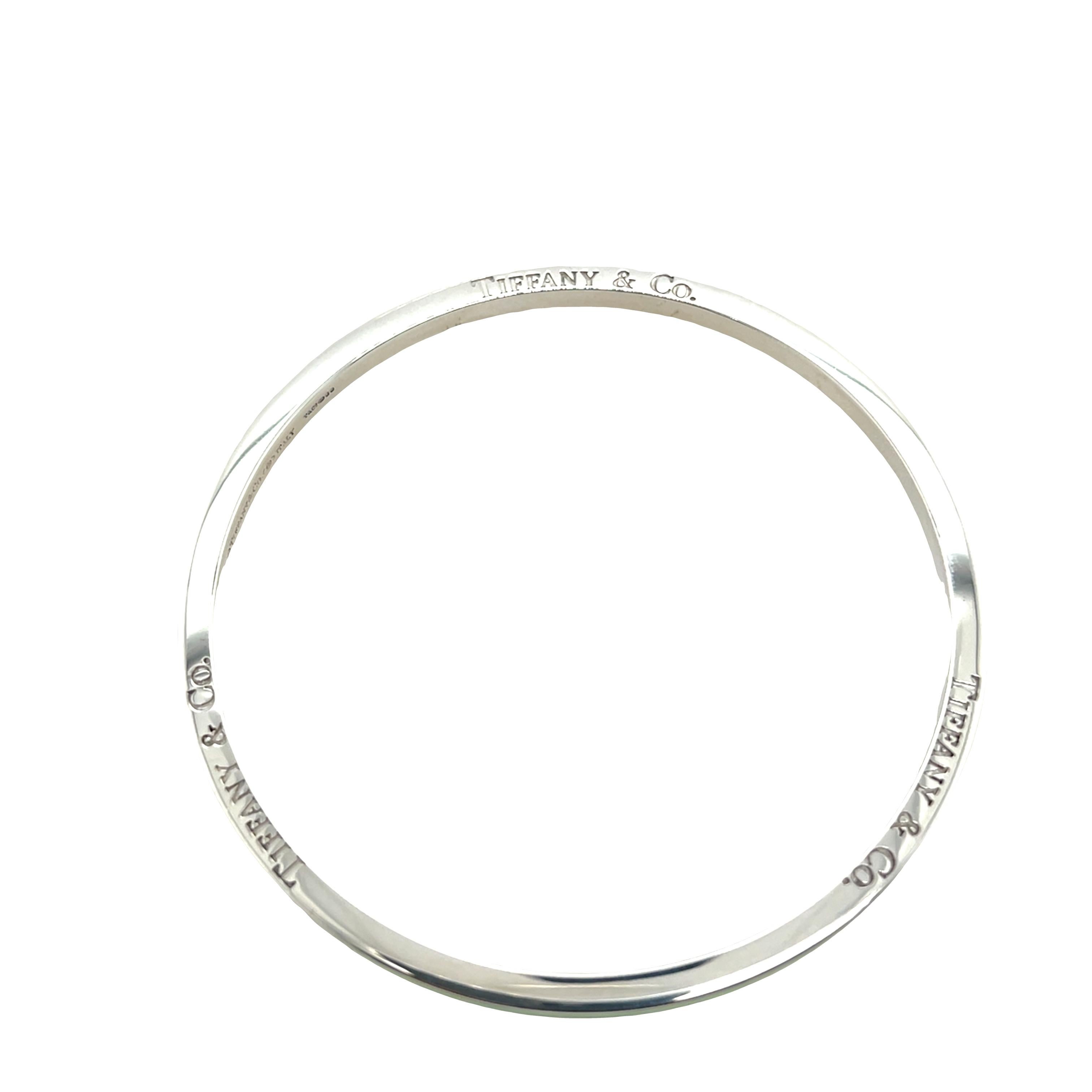 Tiffany & Co. Silbergrüner Emaille-Streifen-Armreif im Angebot 2