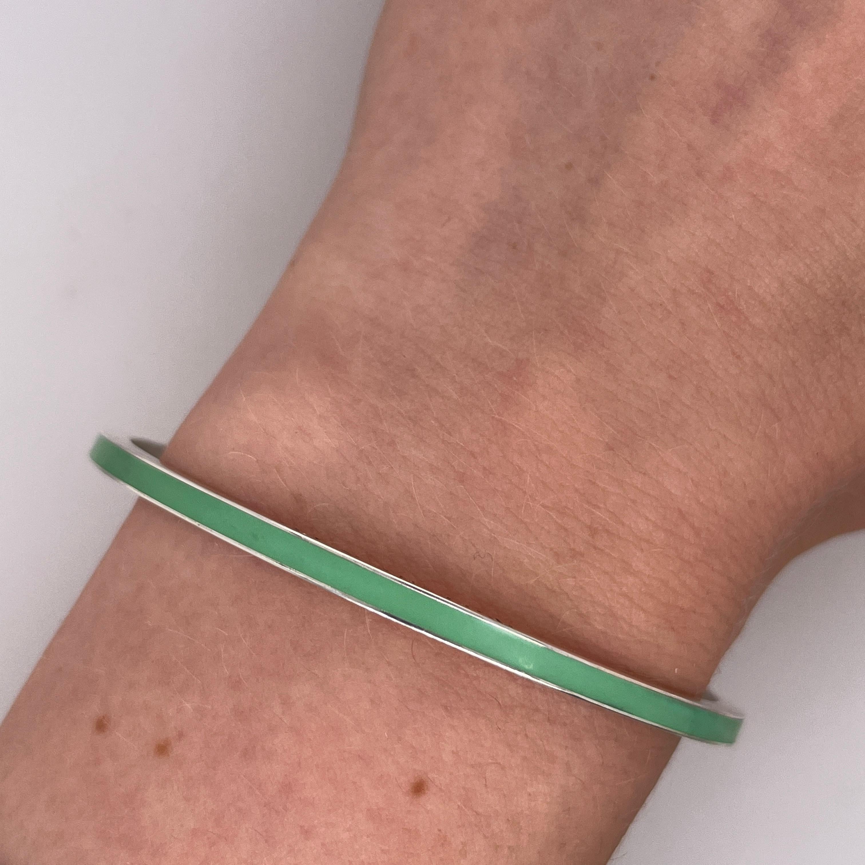 Tiffany & Co. Silbergrüner Emaille-Streifen-Armreif
