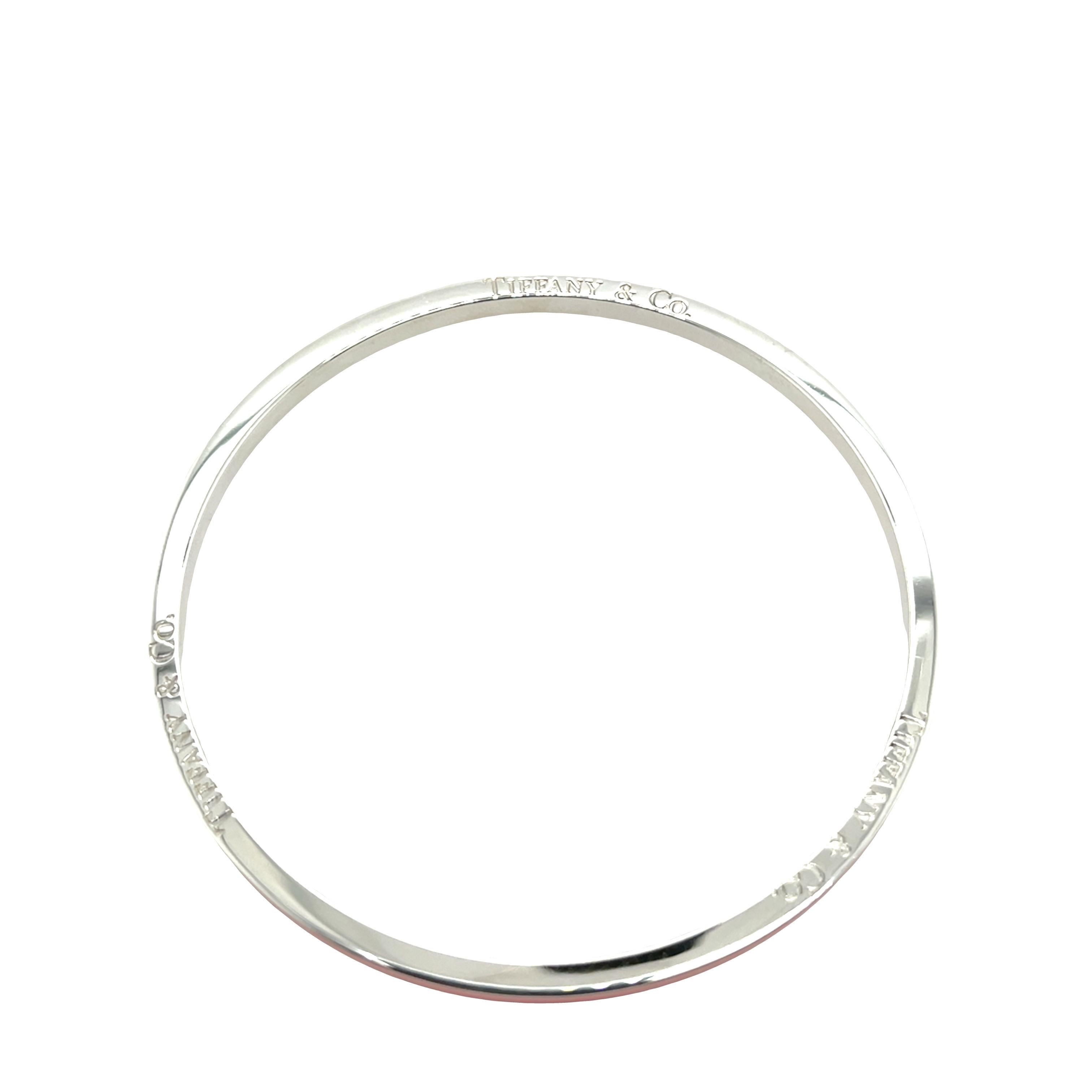 Tiffany & Co. Silberner Armreif mit roten Emaille-Streifen im Angebot 1