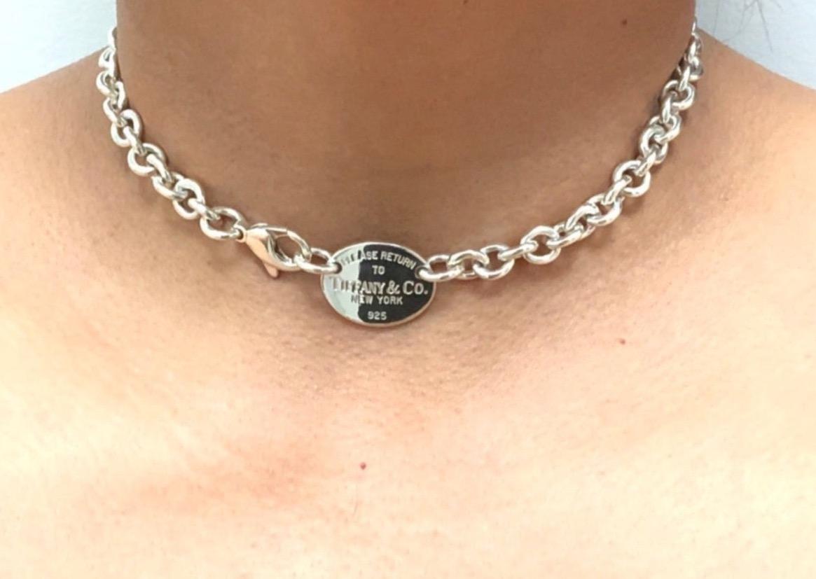 Tiffany & Co. Silver Return To Tiffany Oval Tag Charm Link Necklace In Excellent Condition In New York, NY