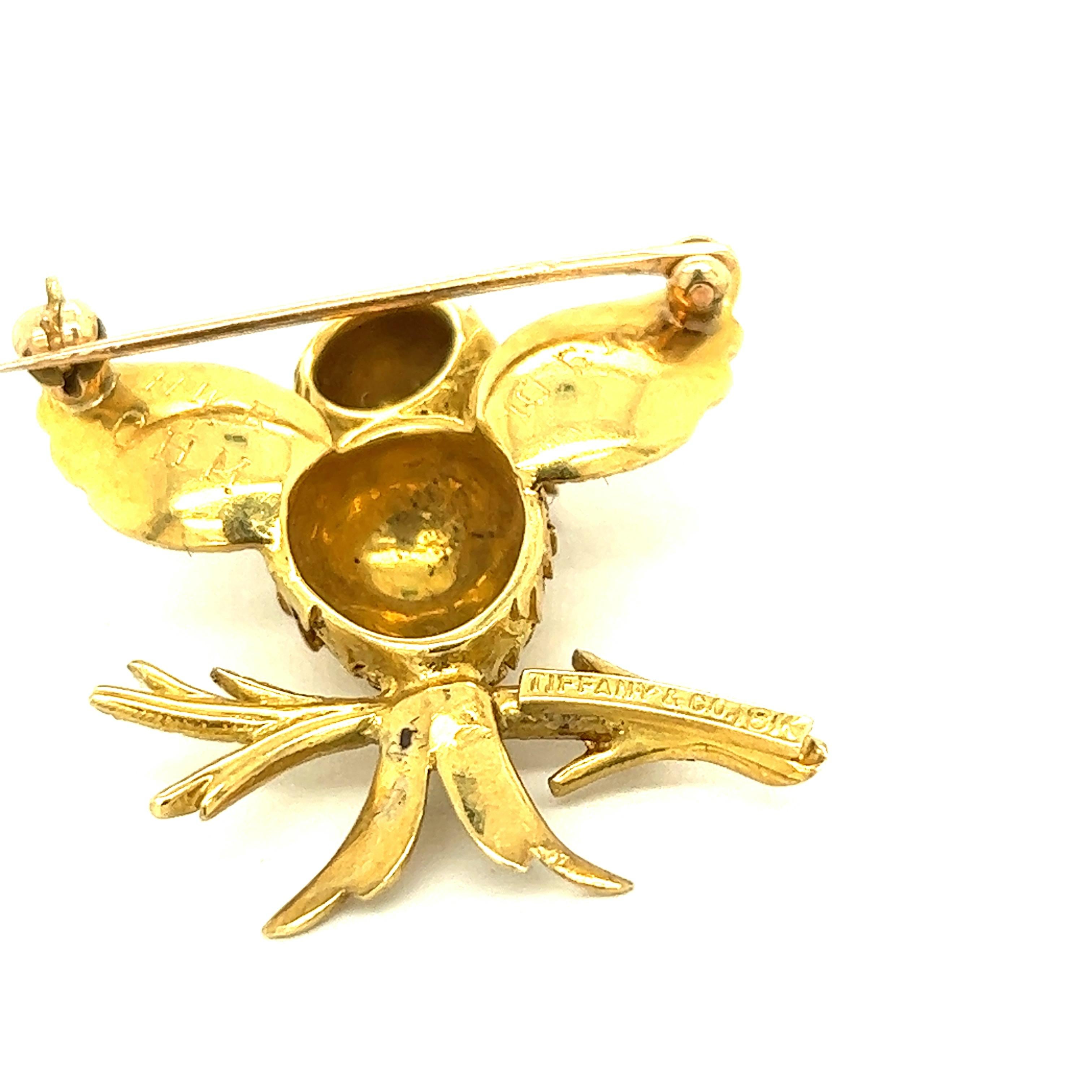 Tiffany & Co. Small Ruby 18k Yellow Gold Bird Brooch For Sale 1