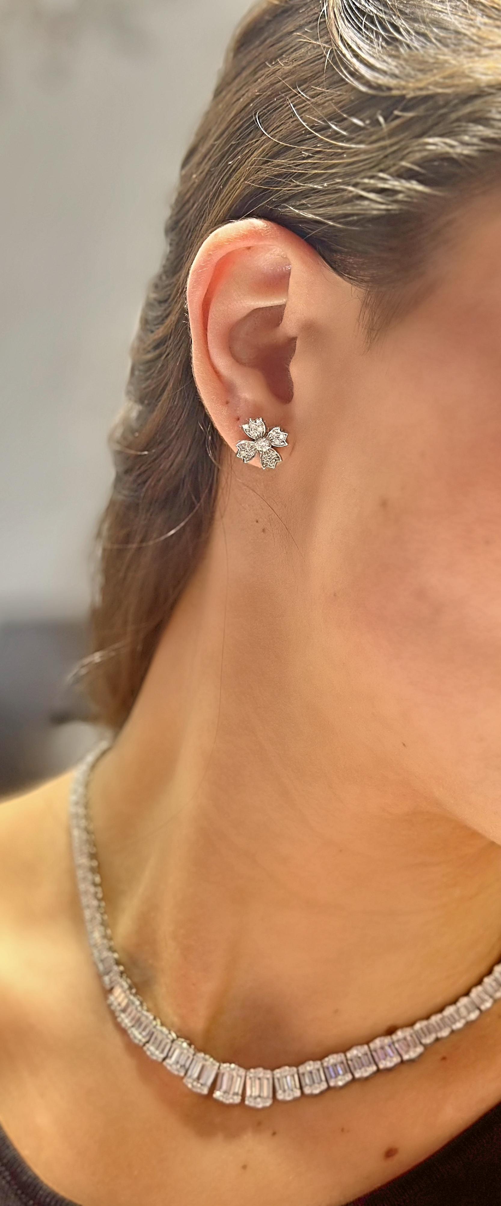 Tiffany & Co. Schneeflocken-Diamant-Ohrstecker aus Platin mit 0,70 Karat (Moderne)