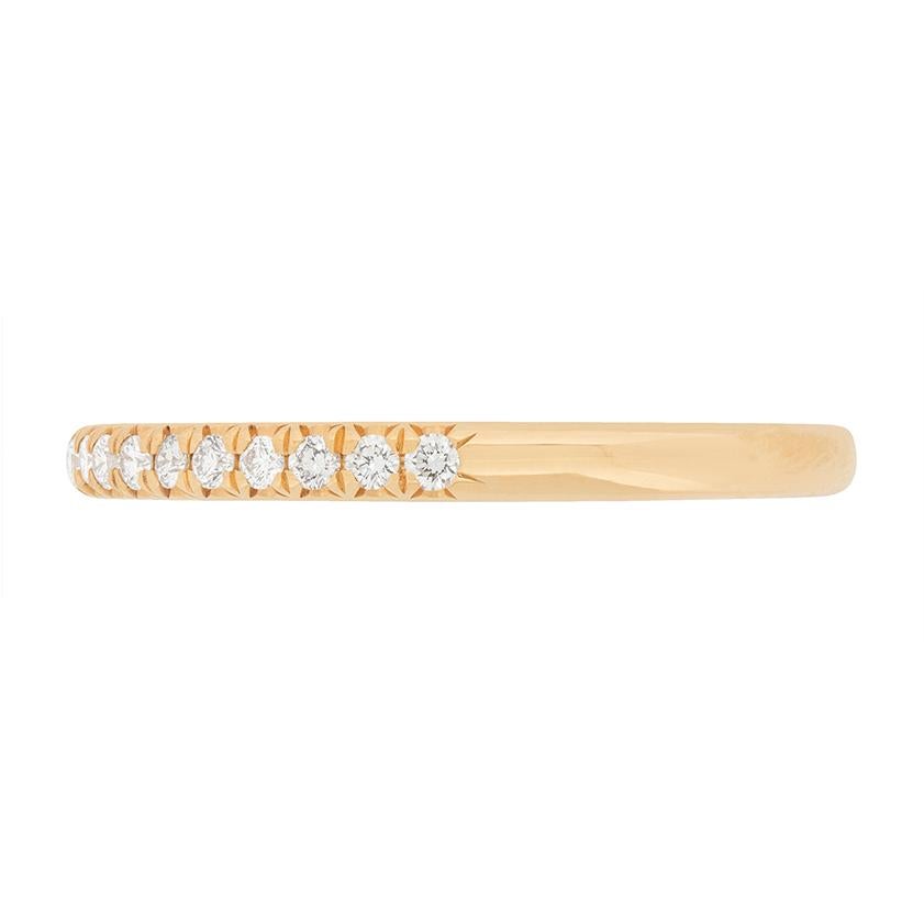 Taglio brillante Fascia a mezza eternità con diamante da 0,17 carati di Tiffany & Co. in vendita