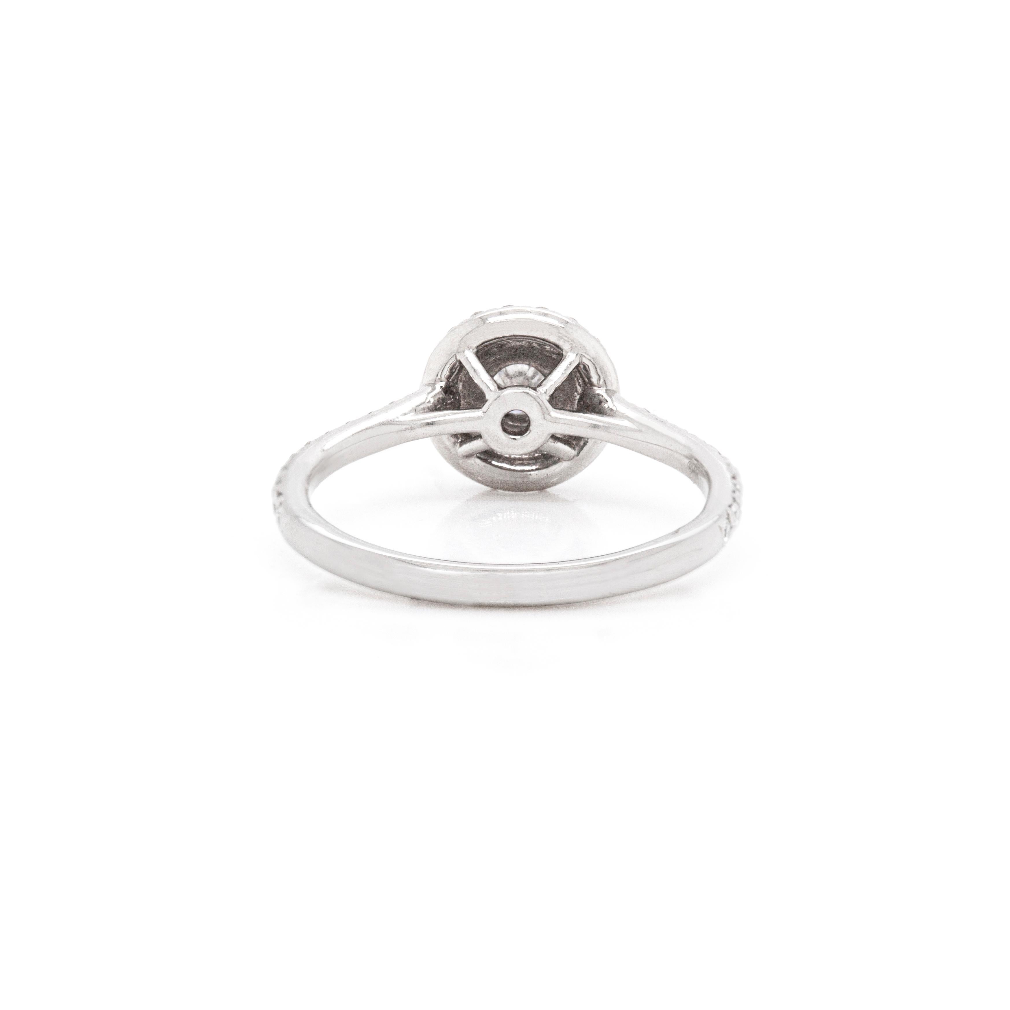 Taille brillant Tiffany & Co. Soleste, bague de fiançailles en platine avec halo de diamants de 0,43 carat en vente