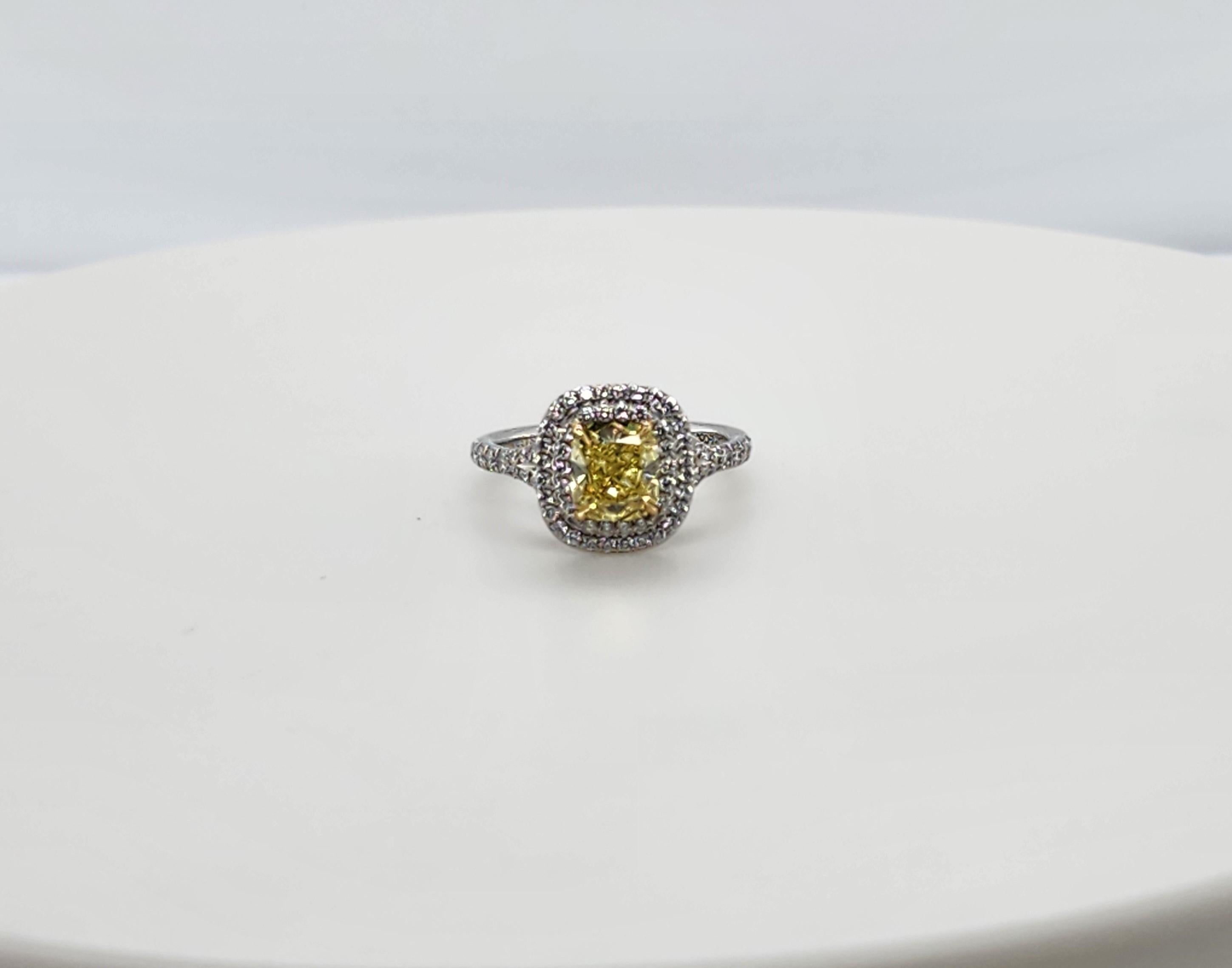 Tiffany & Co. Anello di fidanzamento Soleste con diamante giallo vivo a cuscino da 1,24 carati in vendita 5
