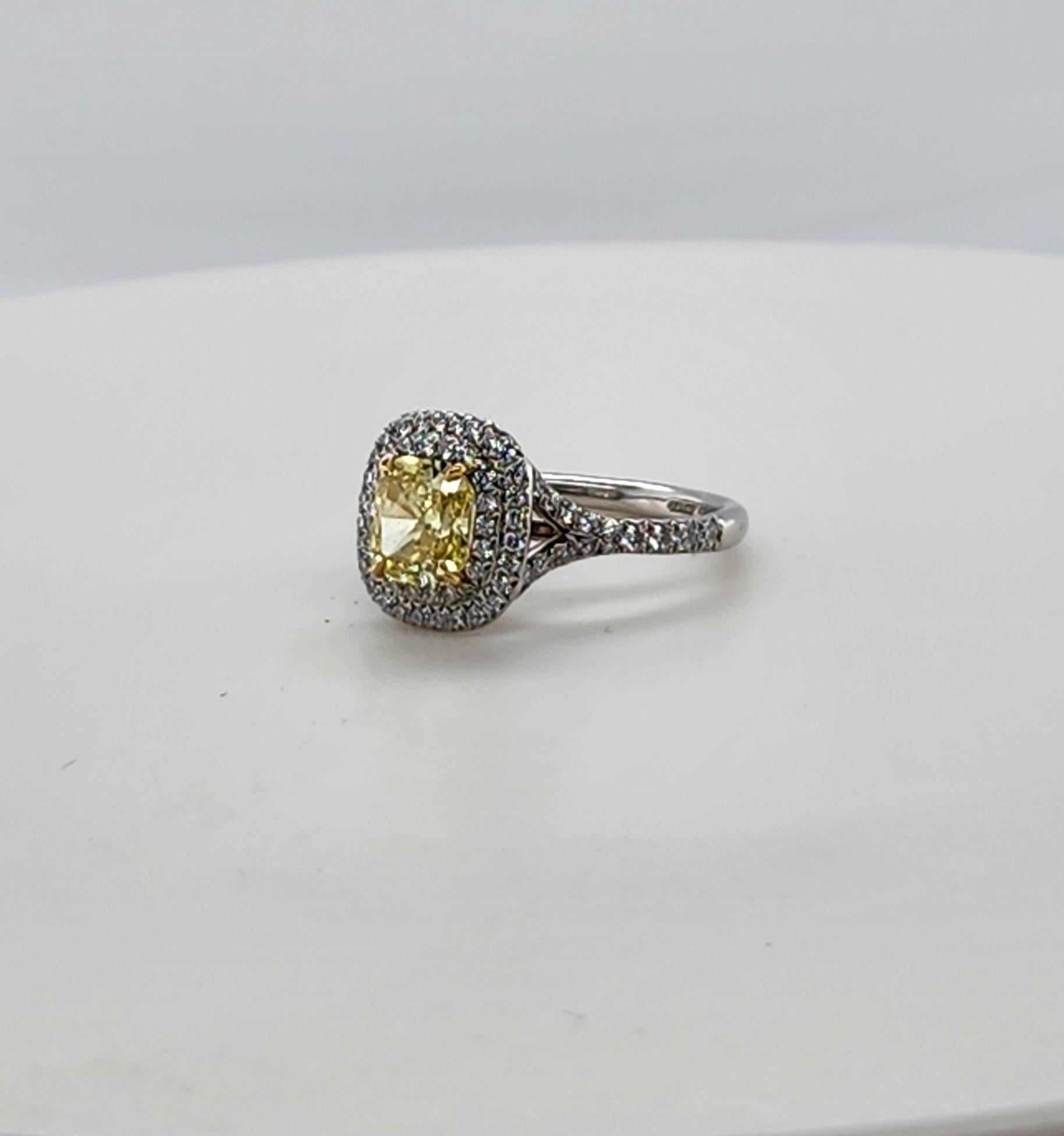 Tiffany & Co. Anello di fidanzamento Soleste con diamante giallo vivo a cuscino da 1,24 carati in vendita 6