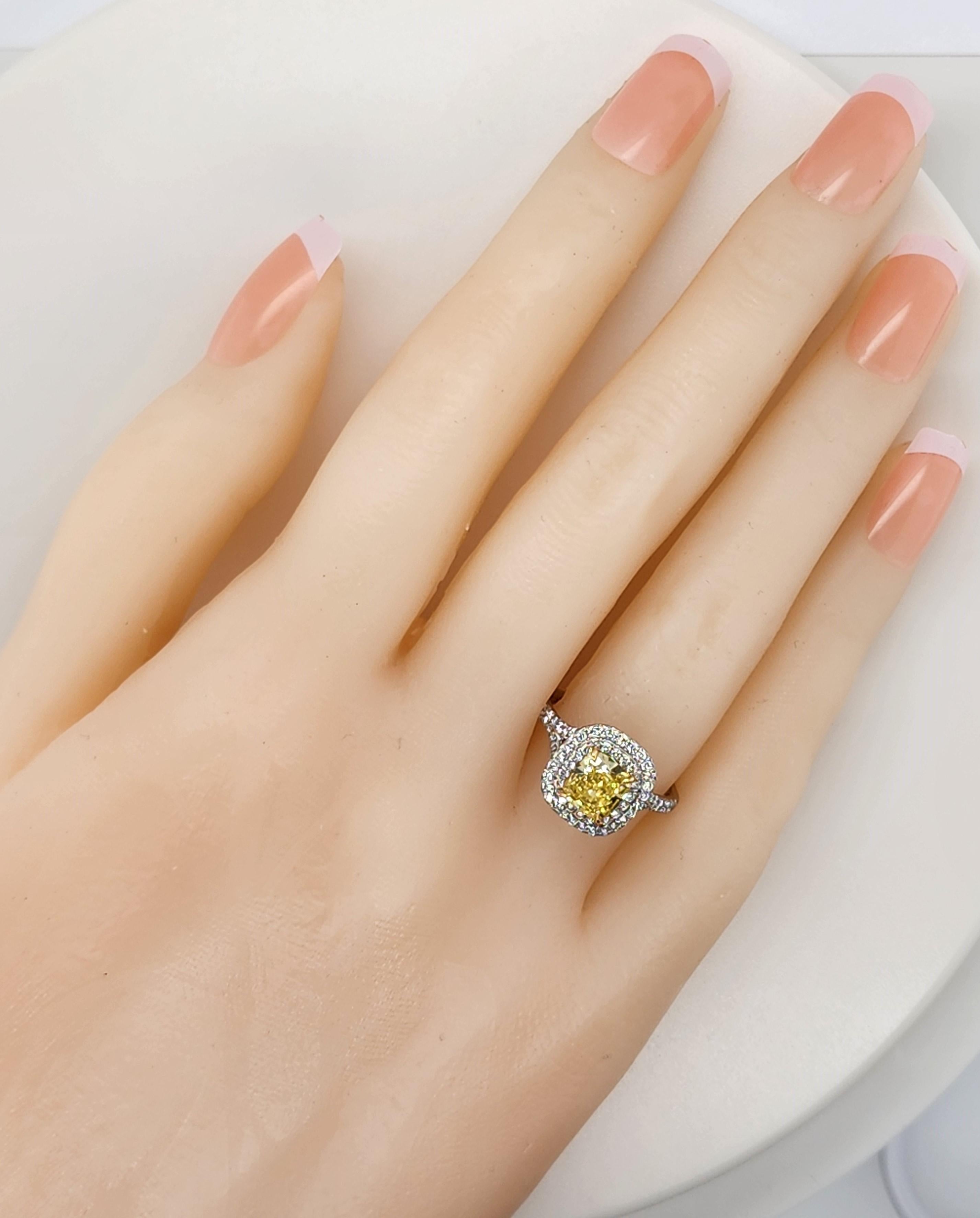Tiffany & Co. Anello di fidanzamento Soleste con diamante giallo vivo a cuscino da 1,24 carati in vendita 7