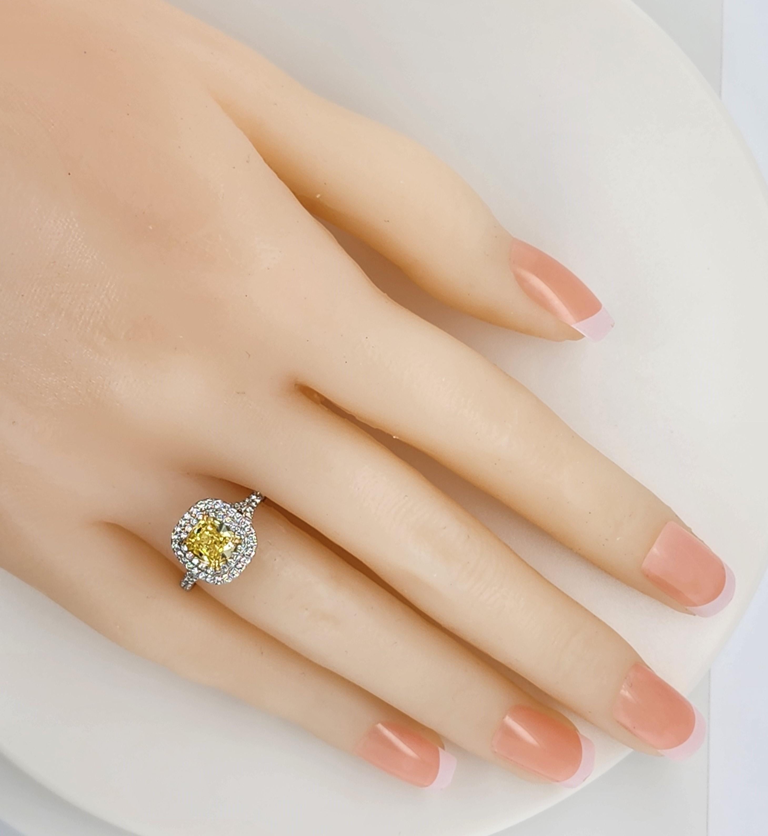 Tiffany & Co. Anello di fidanzamento Soleste con diamante giallo vivo a cuscino da 1,24 carati in vendita 9
