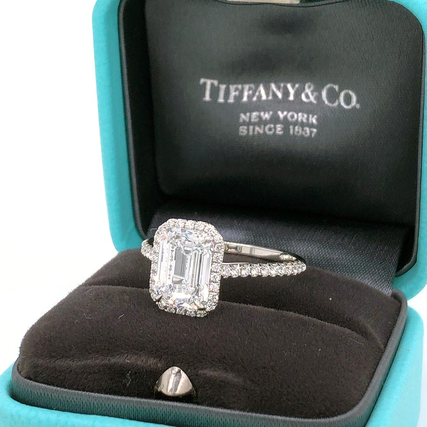 Tiffany & Co Emerald-Cut 2.63carat  Diamond pave  Platinum Engagement Ring In Excellent Condition In Aventura, FL