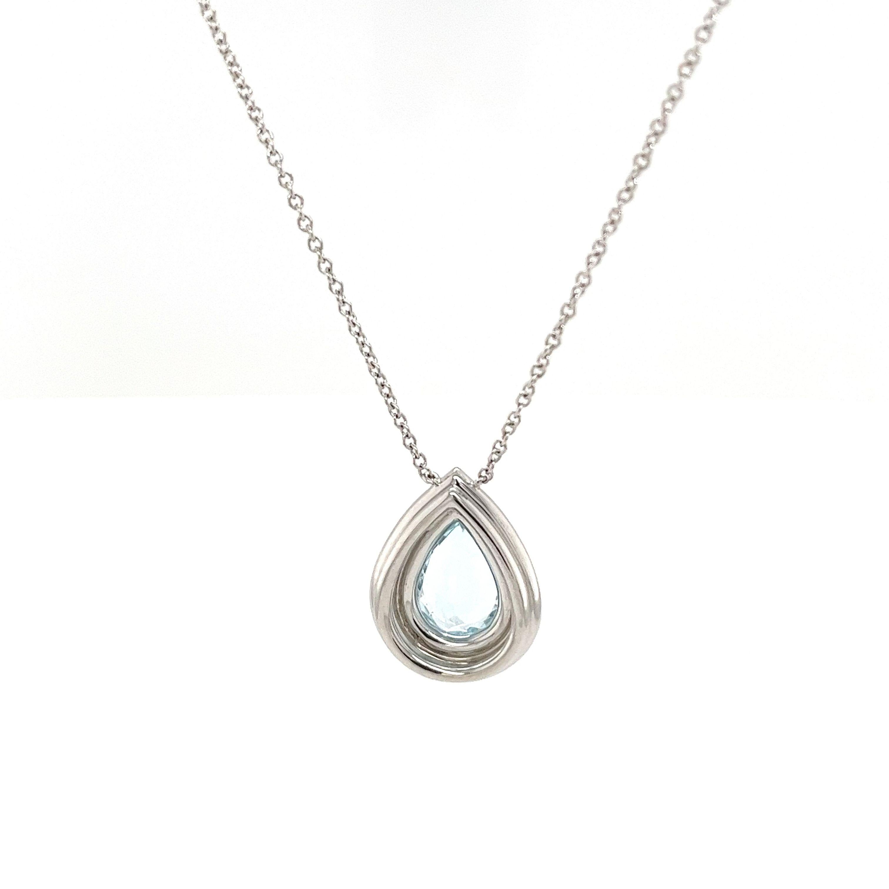 Tiffany & Co Soleste Aquamarine & Diamond Pendant Necklace In Excellent Condition For Sale In London, GB