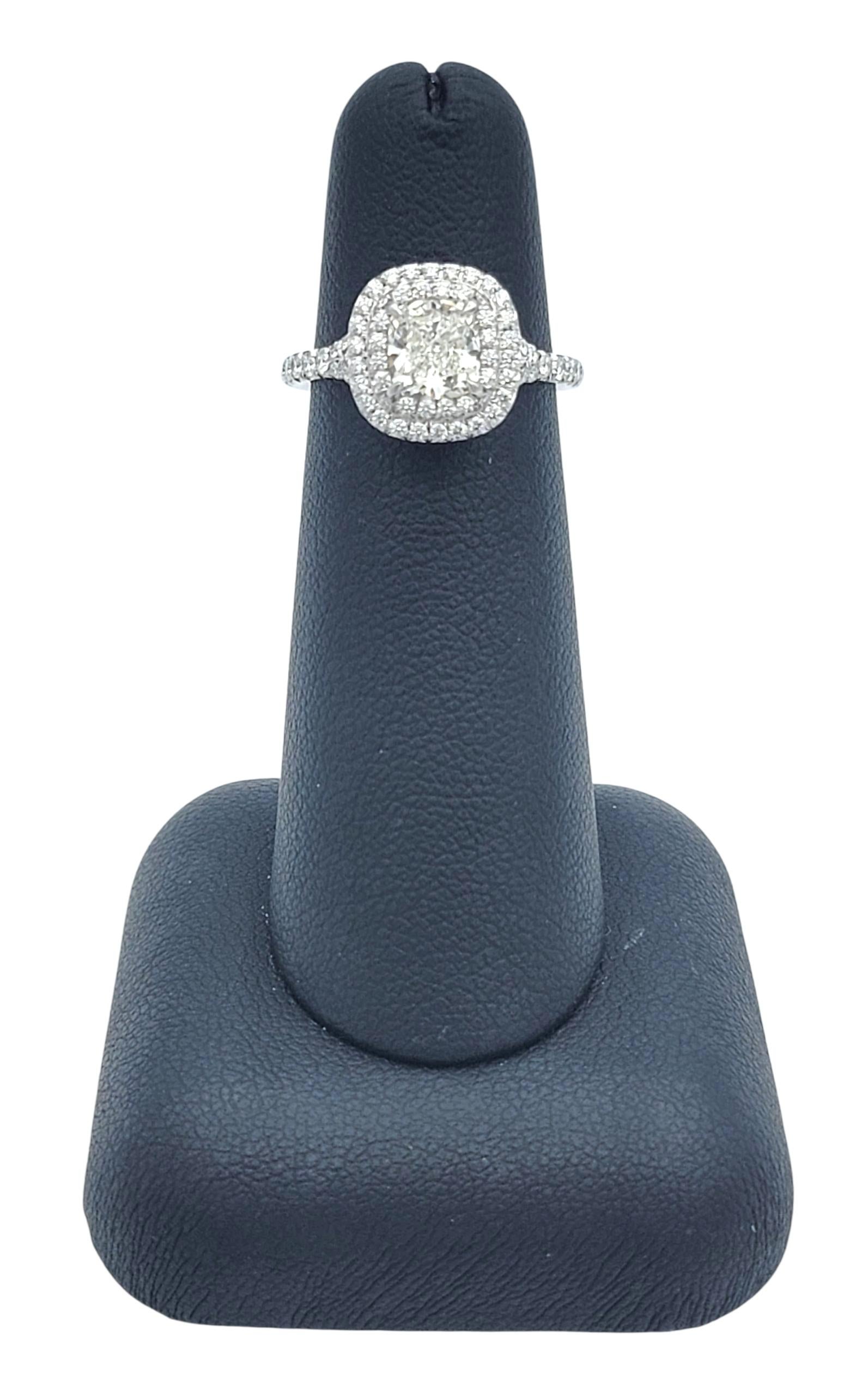 Tiffany & Co. Anello di fidanzamento in platino con doppio alone di diamanti taglio cuscino Soleste in vendita 4