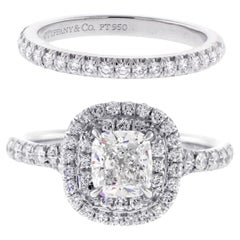 Tiffany & Co. Soleste Kissenschliff .64c Doppel Halo Verlobungsring mit Diamantband