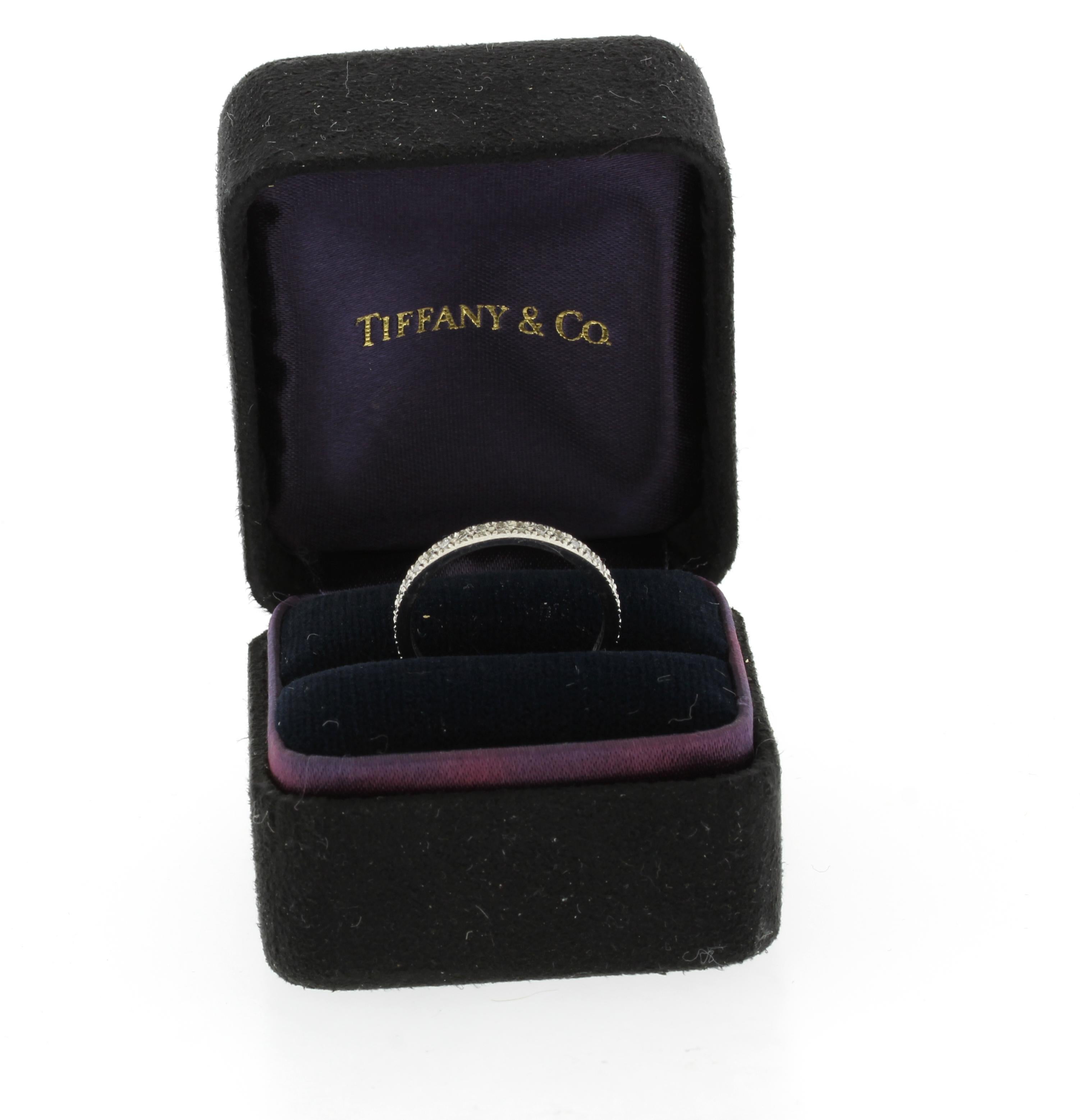 Tiffany & Co. Anillo Soleste con banda de diamantes en platino, talla 5½ en Excelente estado para la venta en Bethesda, MD