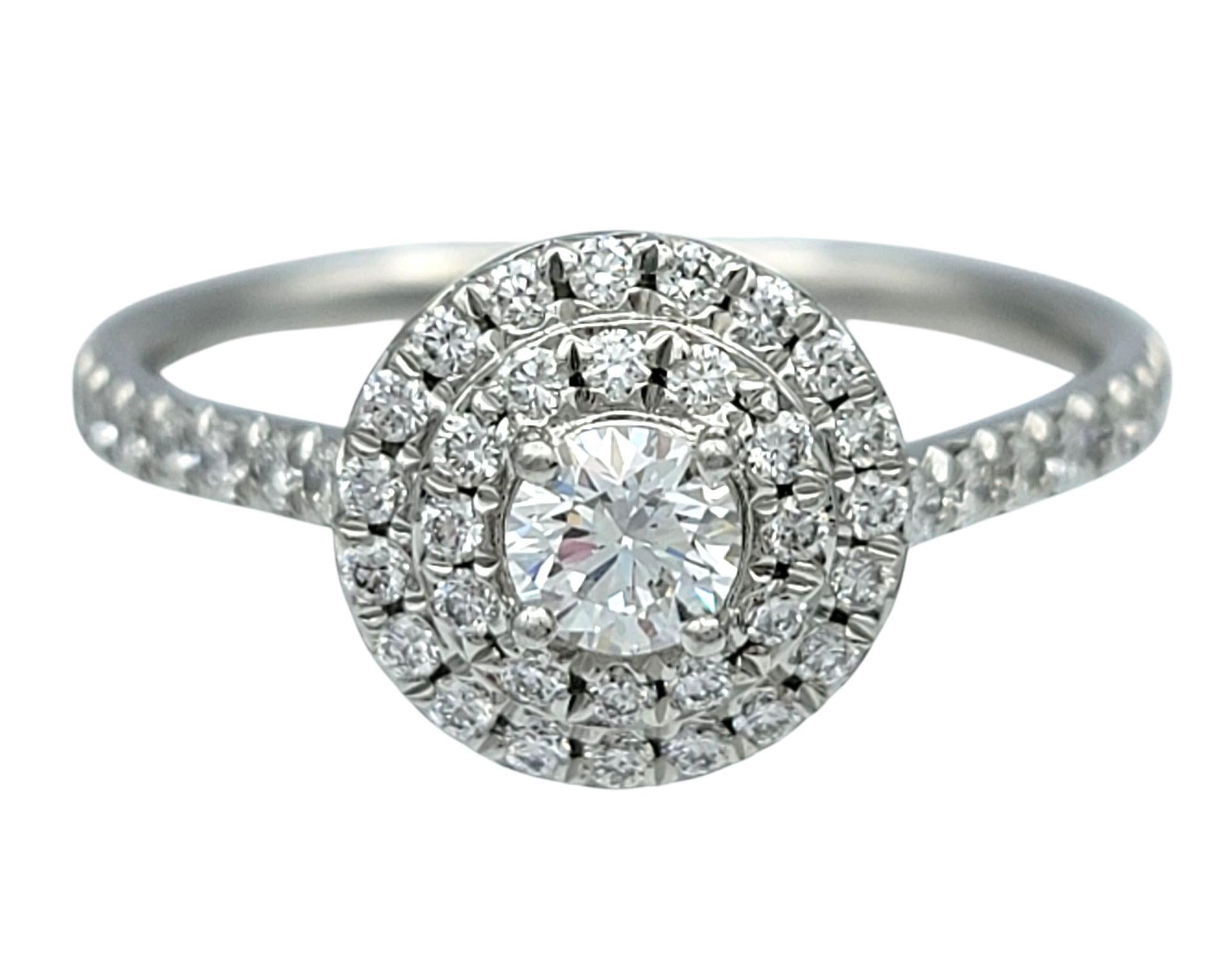 Tiffany & Co. Anillo de compromiso Soleste con doble halo de diamantes en platino pulido Contemporáneo en venta
