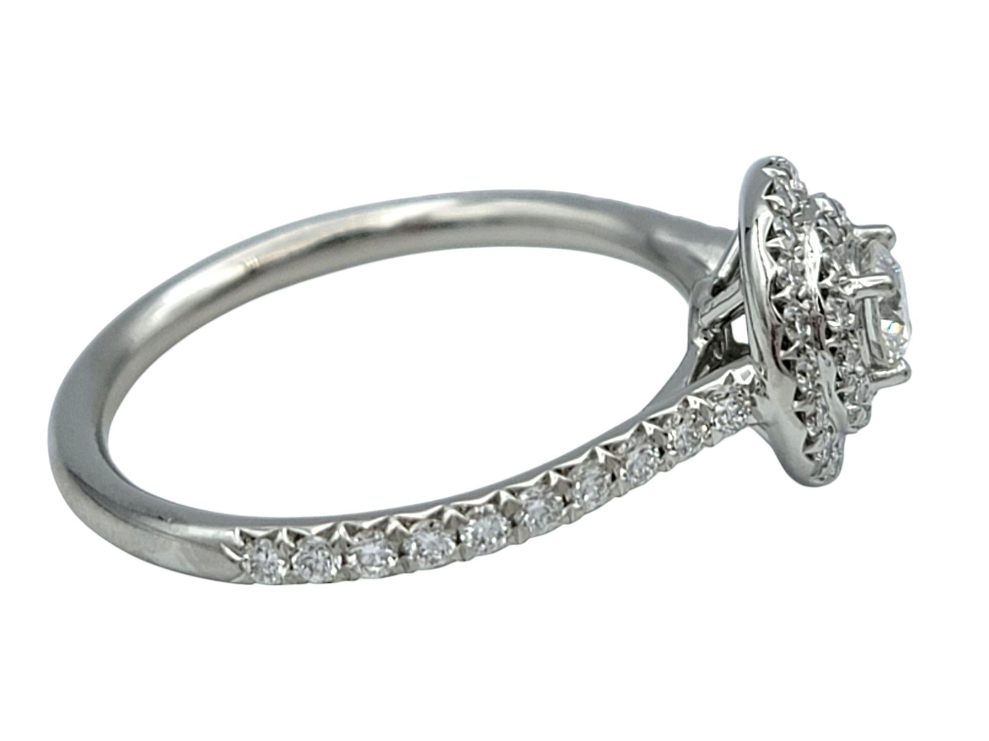 Tiffany & Co. Anillo de compromiso Soleste con doble halo de diamantes en platino pulido Corte redondo en venta