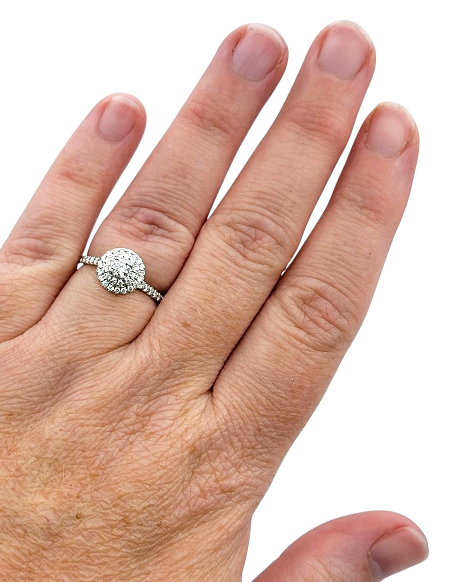 Tiffany & Co. Anillo de compromiso Soleste con doble halo de diamantes en platino pulido en venta 2