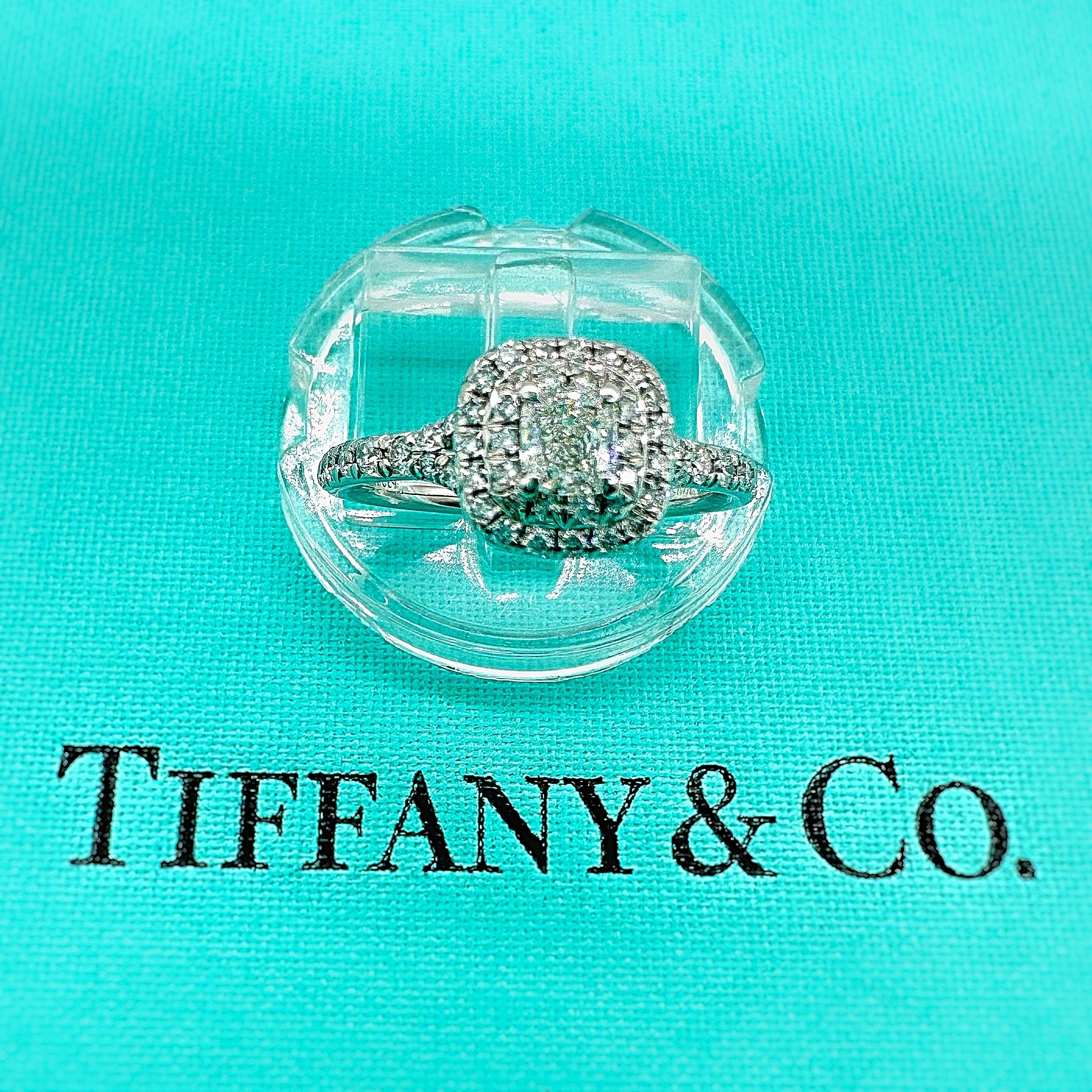 Taille coussin Tiffany & Co., bague de fiançailles Soleste à double rangée de diamants taille coussin 0,54 carat en vente