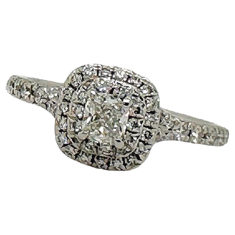 Tiffany and Co., bague de fiançailles Soleste à double rangée de diamants  taille coussin 0,54 carat En vente sur 1stDibs