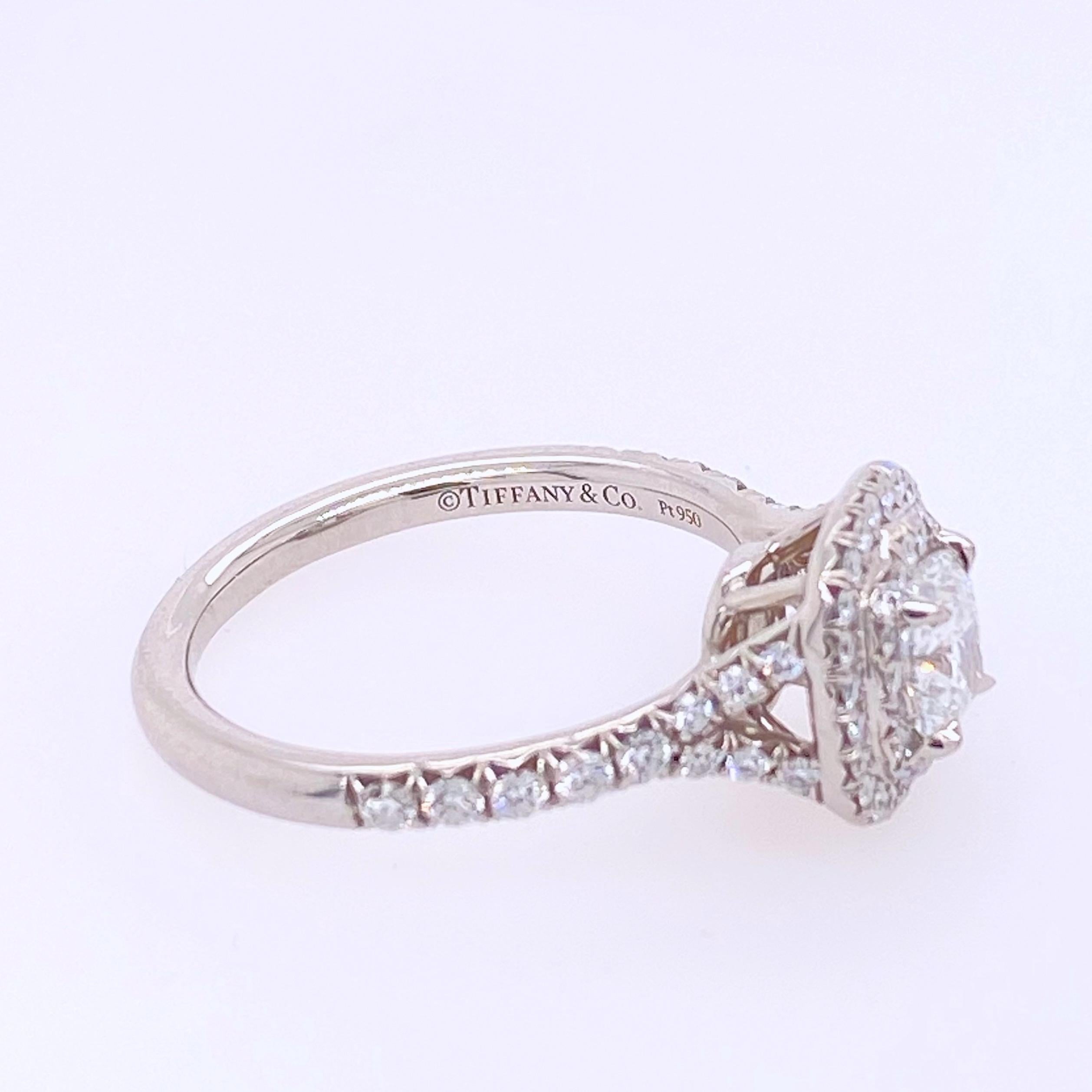 Tiffany & Co Soleste Verlobungsring
Stil:  Soleste Doppelreihe
Referenznummer:  172/74/68830036
Jahr:  2020
Metall:  Platin. PT950
Größe:  4.25 große
TCW:  0.76 tcw
Hauptdiamant:  Kissenmodifizierter Brillant 0,49 Karat
Farbe & Klarheit:  D /