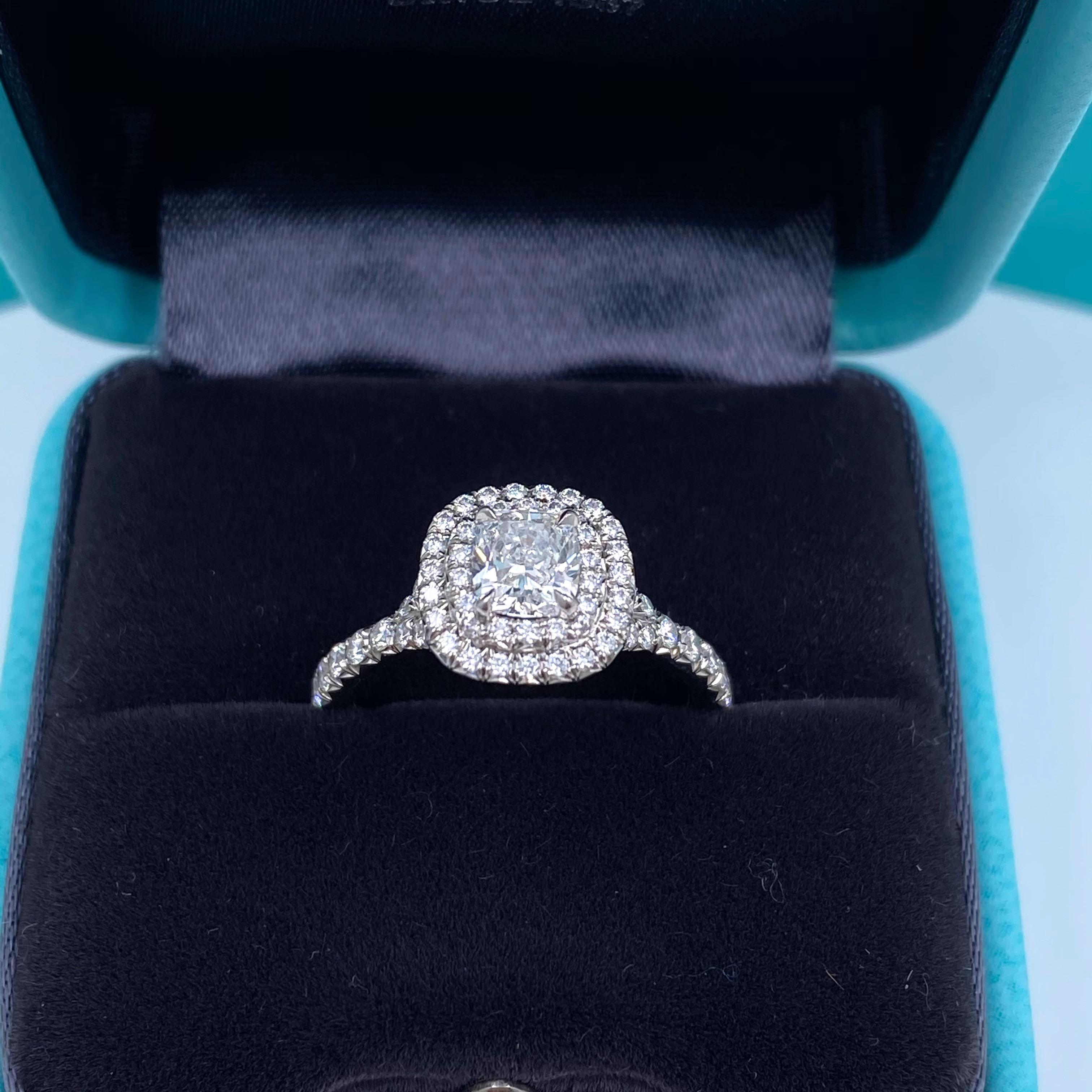 Tiffany & Co. Soleste Soleste Verlobungsring Platin mit 0,76 Karat Diamant im Doppel-Kissen-Schliff für Damen oder Herren