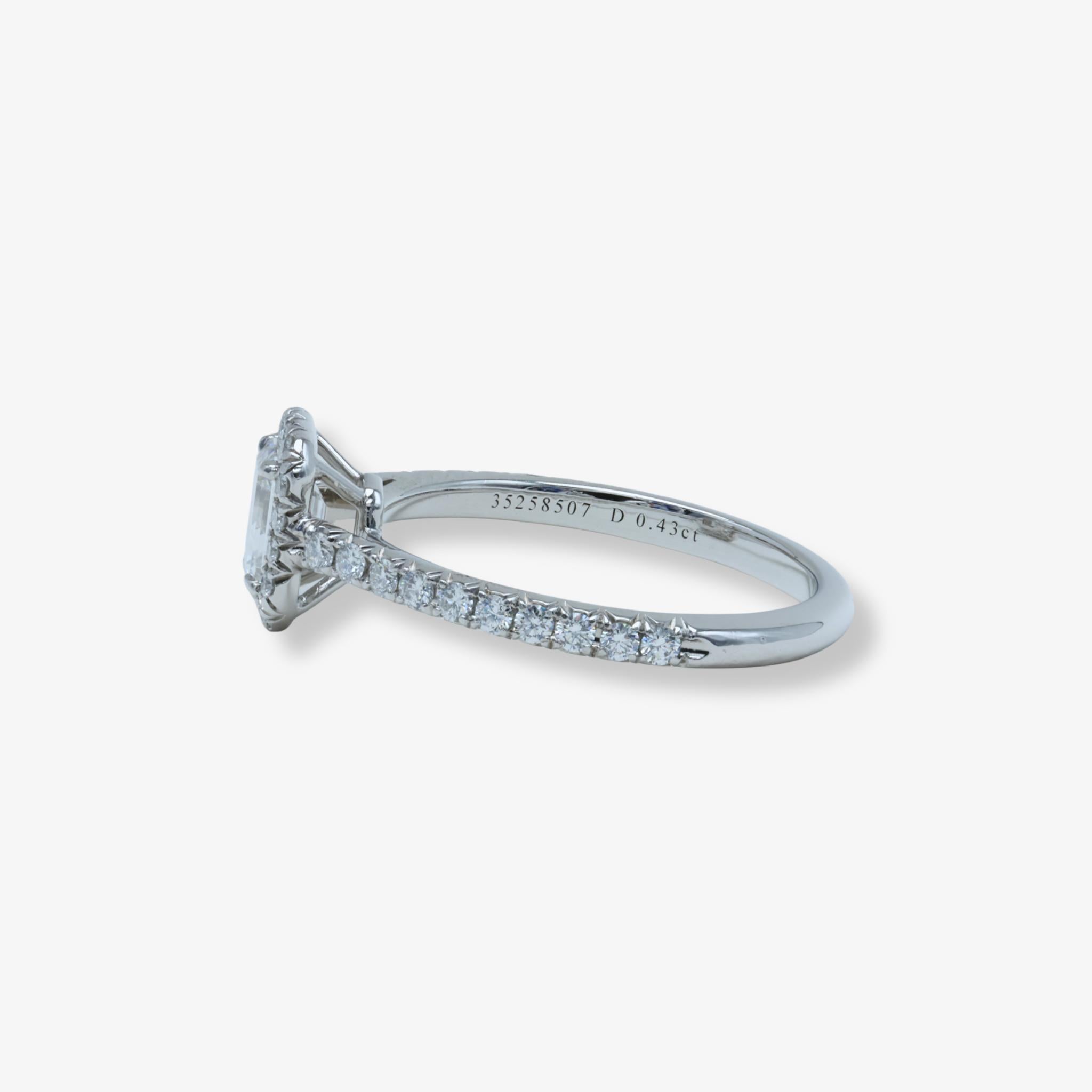 Tiffany & Co. Bague de fiançailles Soleste Emerald Cut Diamond Halo Platinum Unisexe en vente