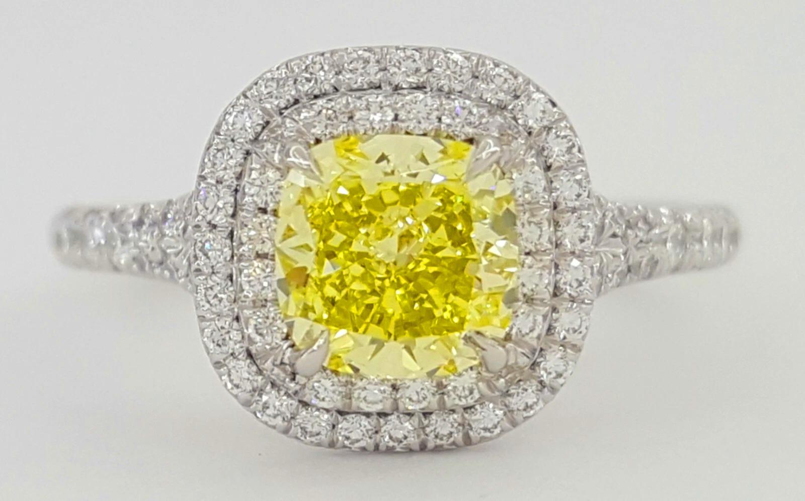 Tiffany & Co. Anello di fidanzamento a doppio anello con diamante giallo intenso Soleste Fancy in vendita 1