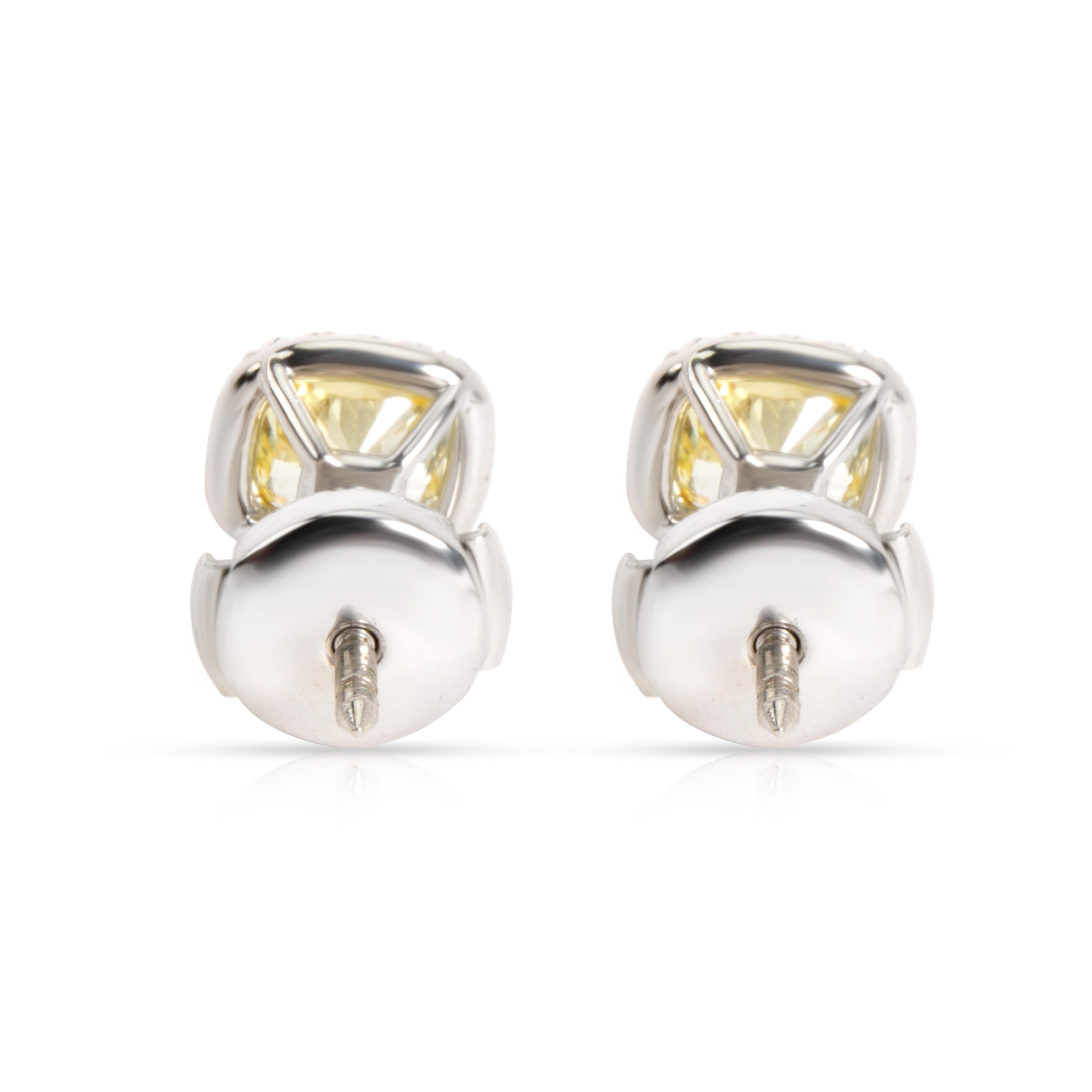 Tiffany & Co. Soleste Fancy Yellow Diamond Halo Earrings 18K White Gold 1.16 CTW

PRIMARY DETAILS
SKU: 102588
Listing Title: Tiffany & Co. Soleste Fancy Yellow Diamond Halo Earrings 18K White Gold 1.16 CTW
Condition Description: Retails for 20500
