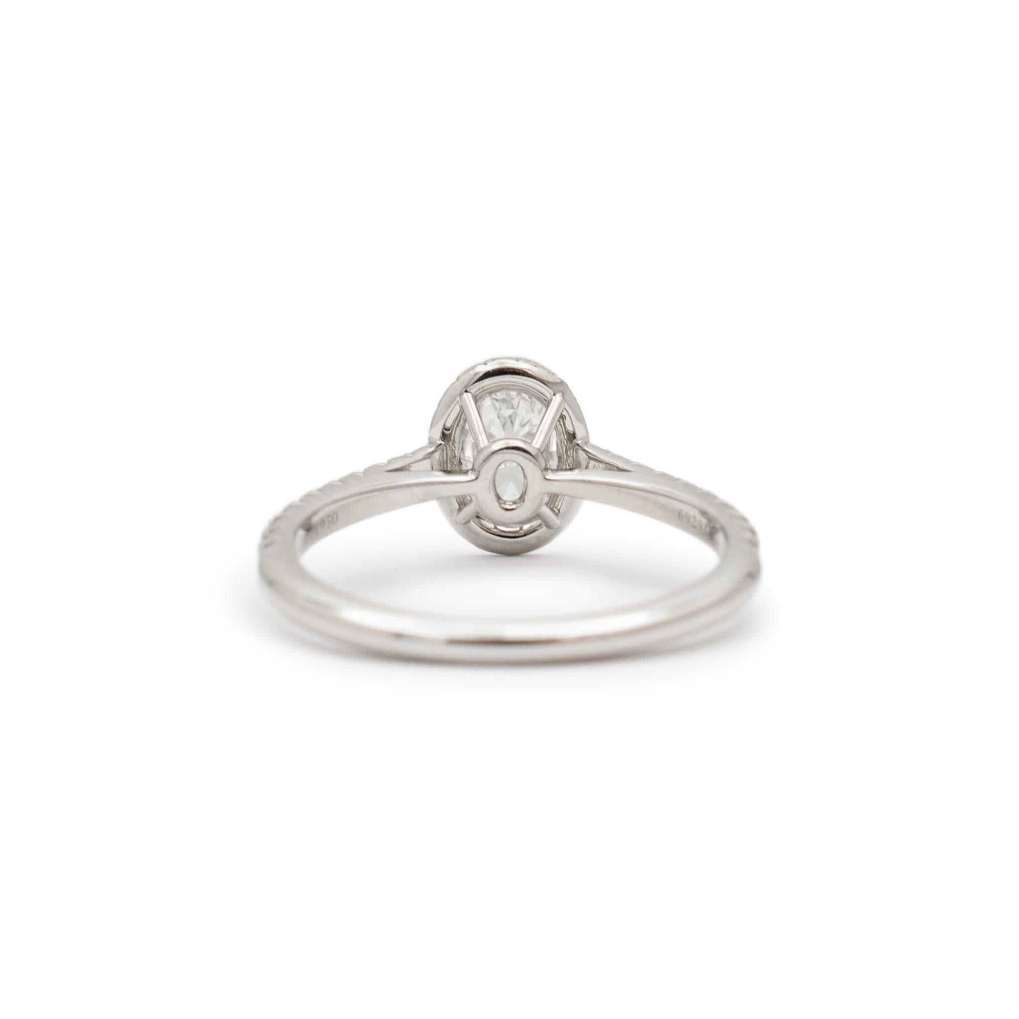 Tiffany & Co. Soleste Damen Platin Verlobungsring mit ovalem Halo-Diamant im Zustand „Hervorragend“ in Houston, TX