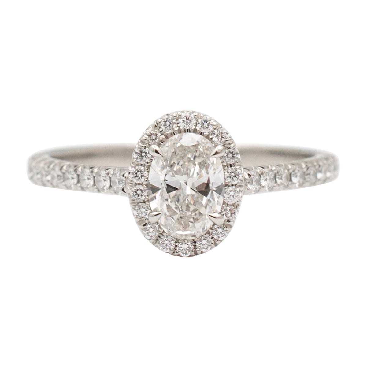 Tiffany & Co. Soleste Damen Platin Verlobungsring mit ovalem Halo-Diamant